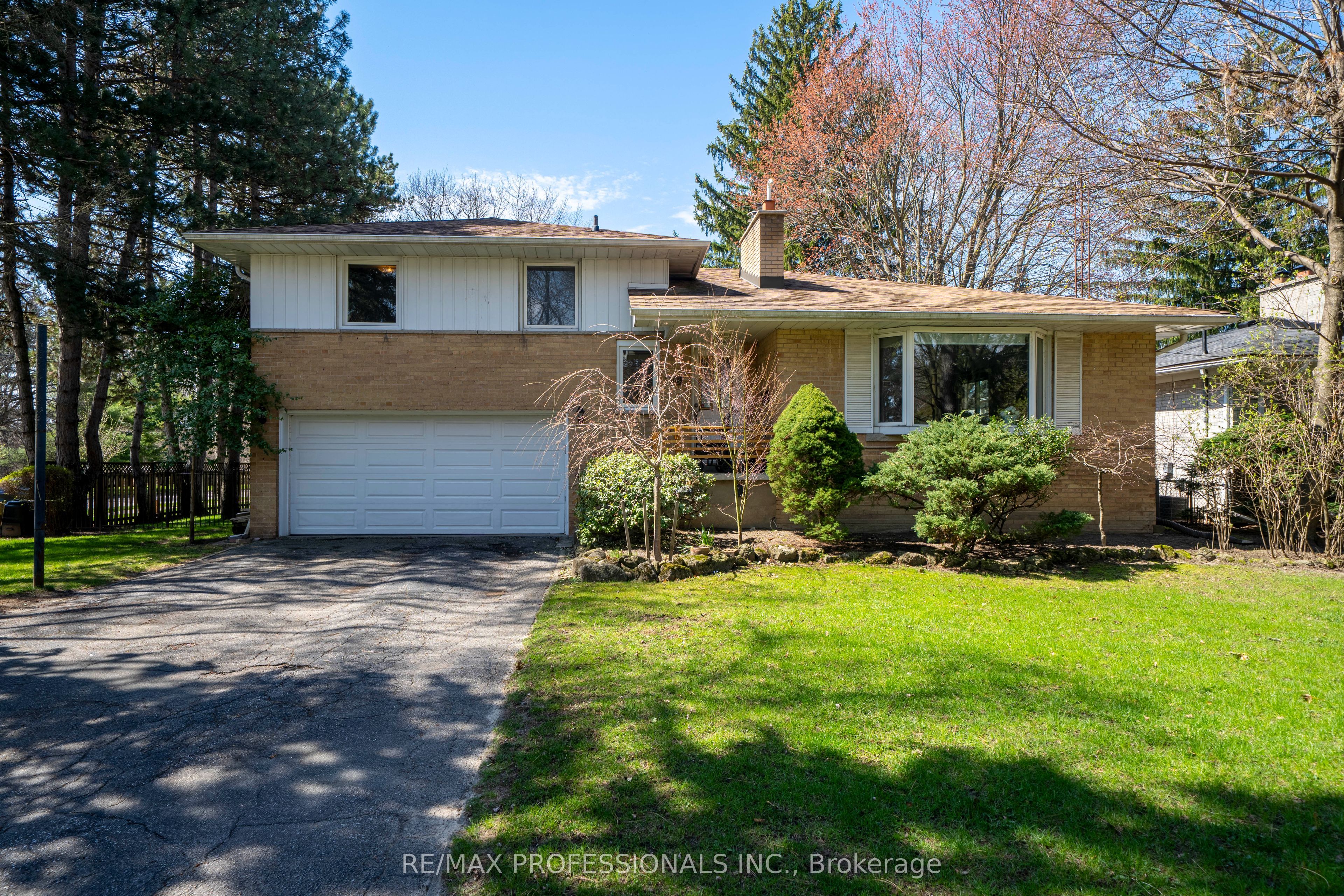 508 Vanessa Crescent Property Photo 2