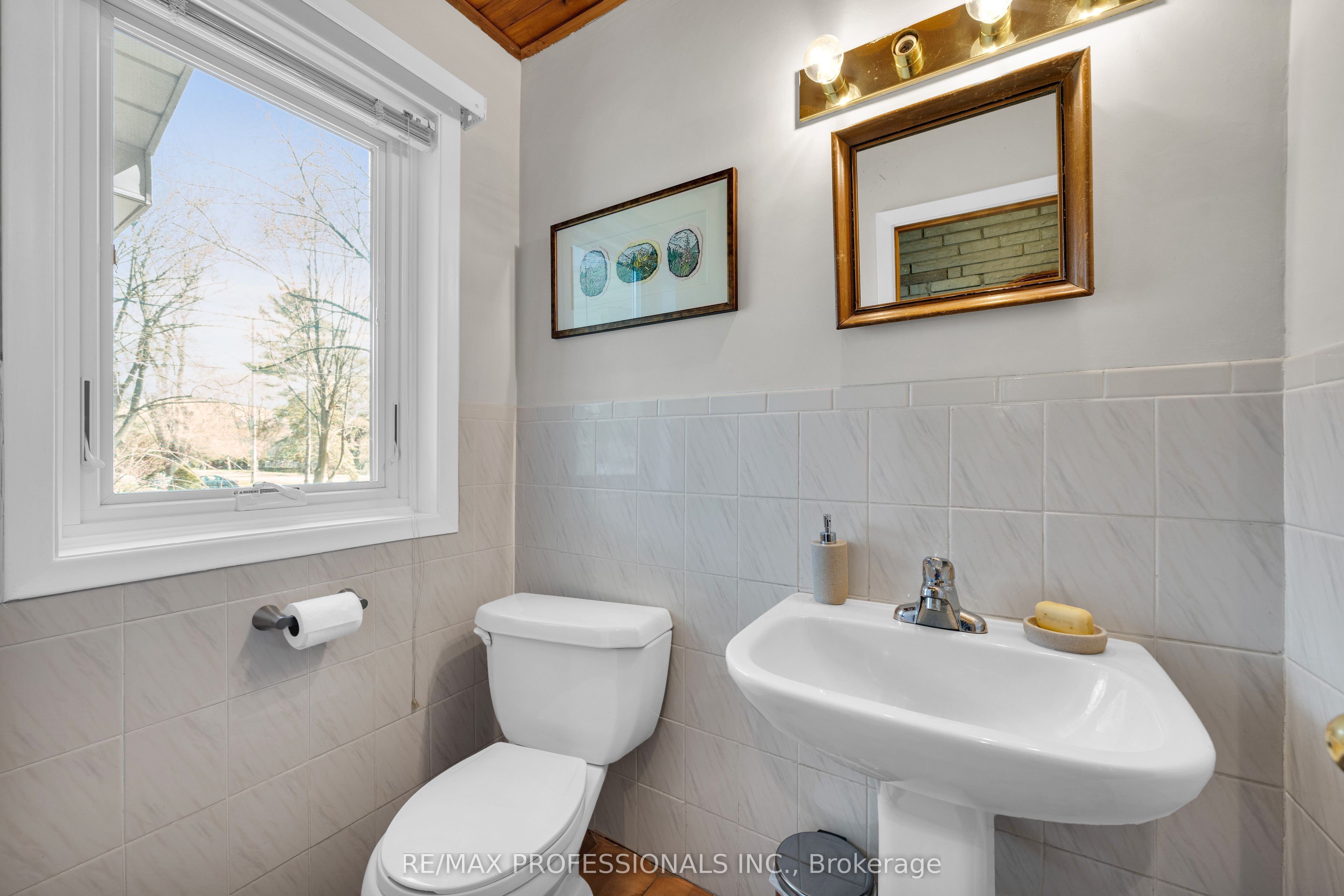 508 Vanessa Crescent Property Photo 6