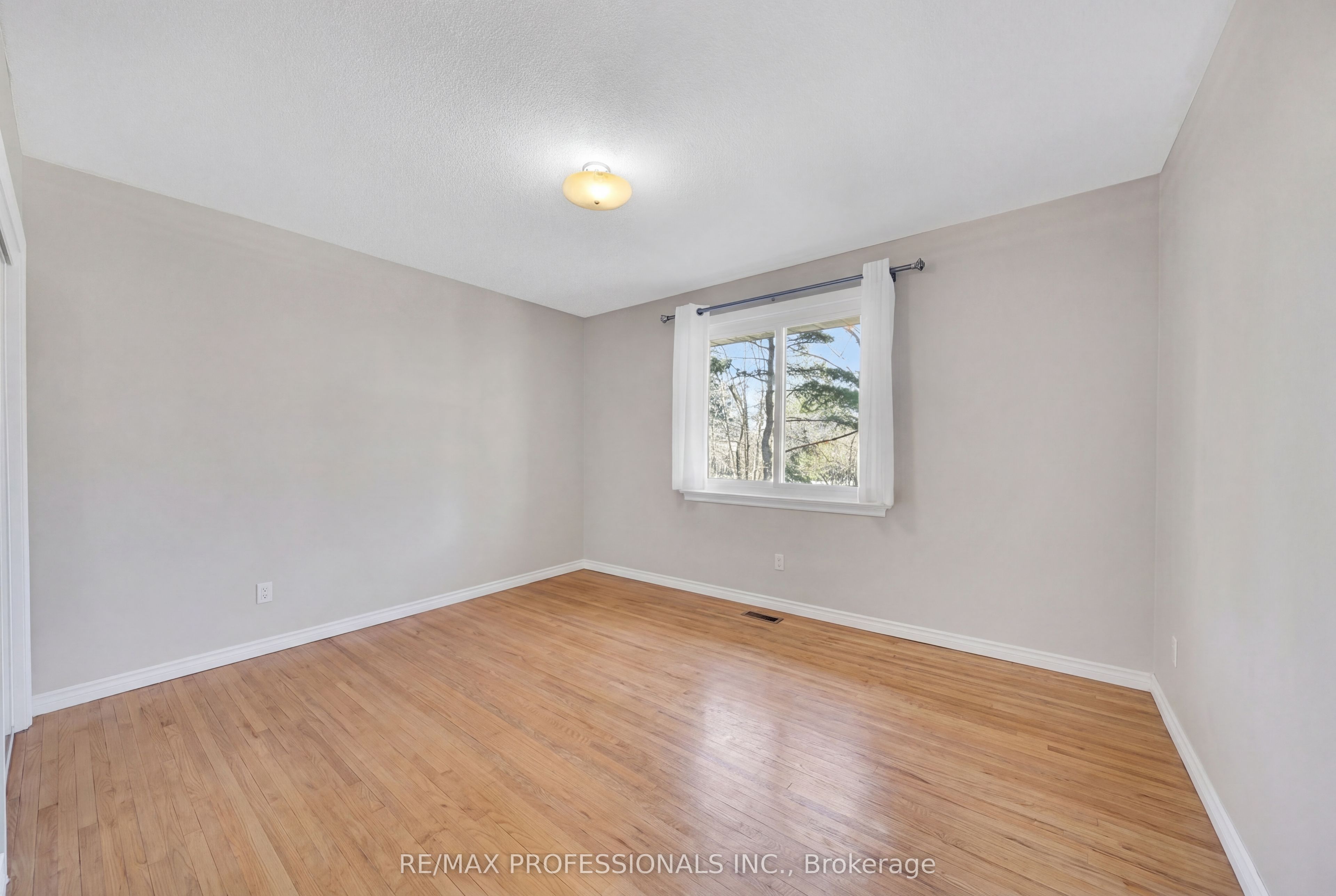 508 Vanessa Crescent Property Photo 16