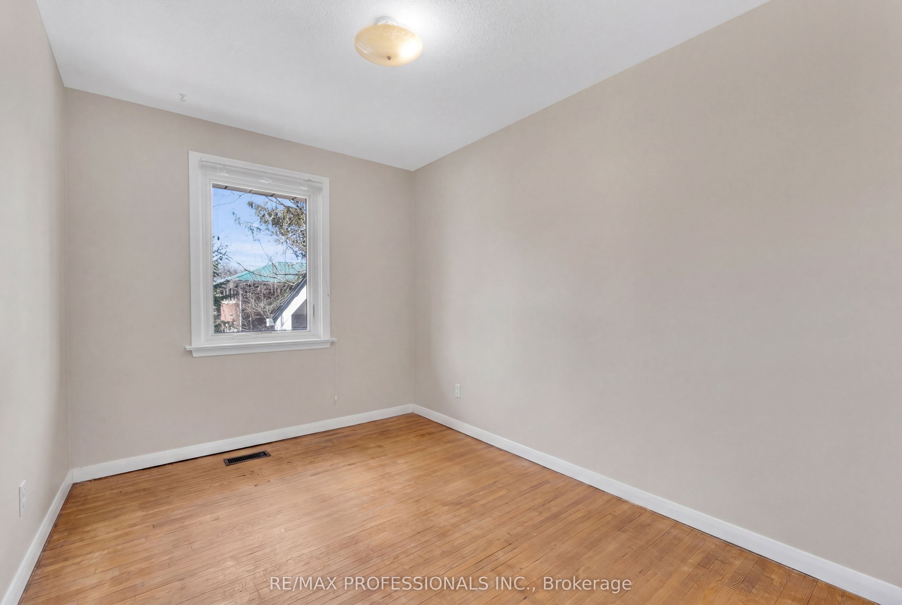 508 Vanessa Crescent Property Photo 17