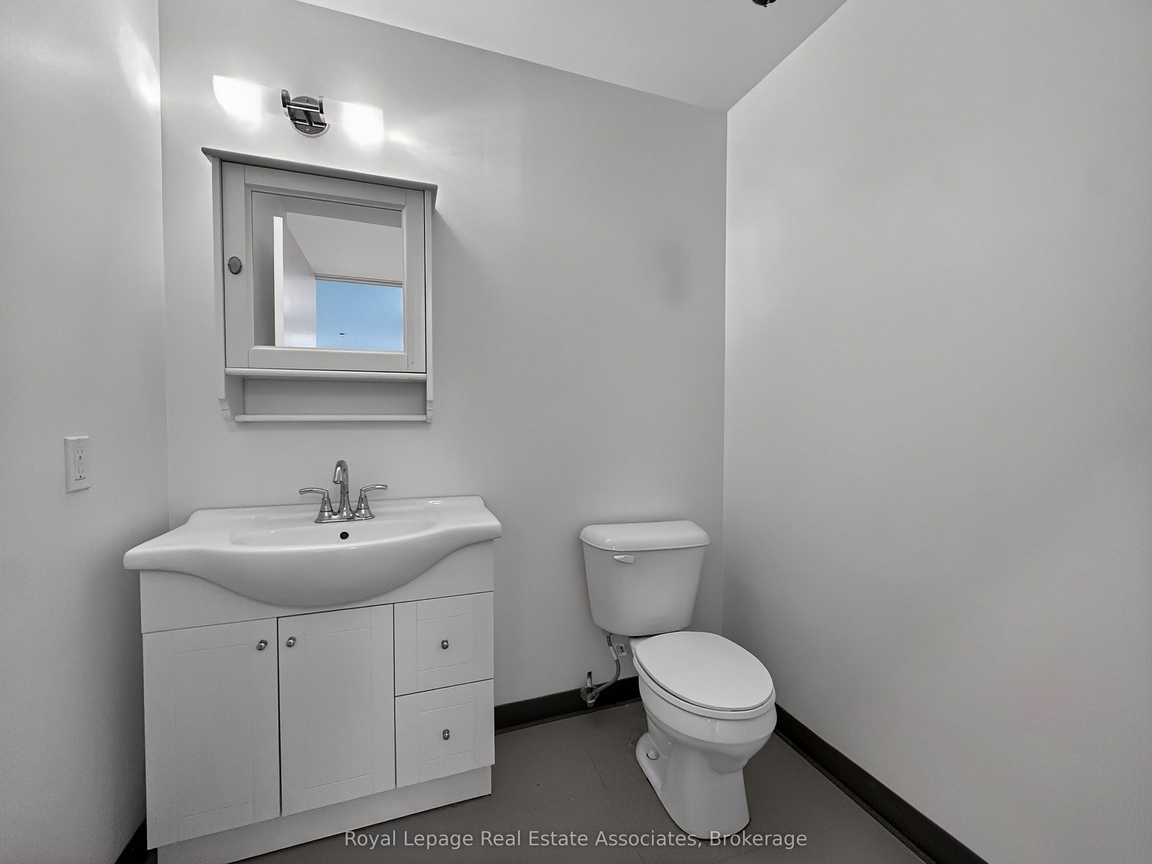 136 Tycos Drive Unit 4 Property Photo 14