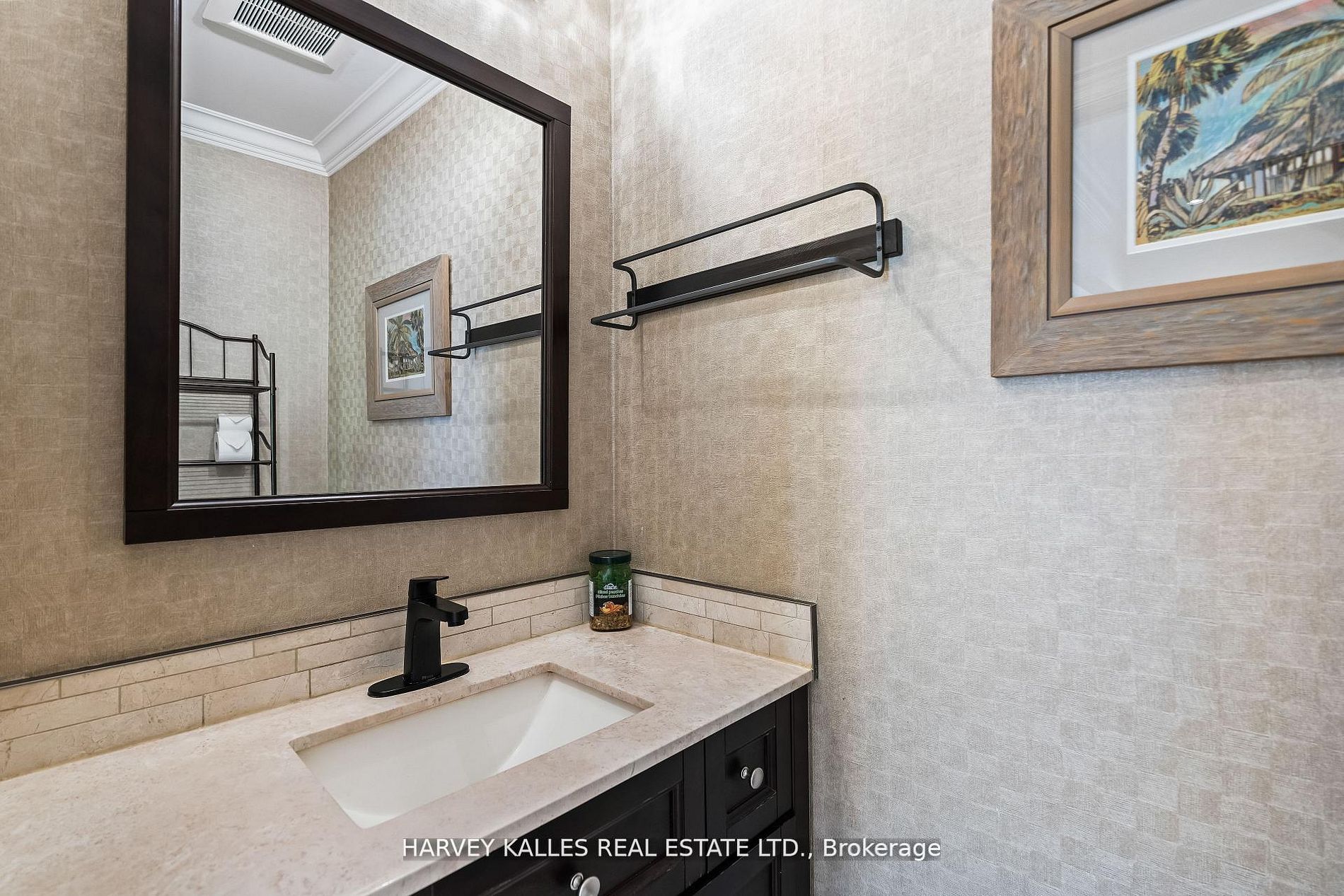 1268 Cermel Drive W Property Photo 15