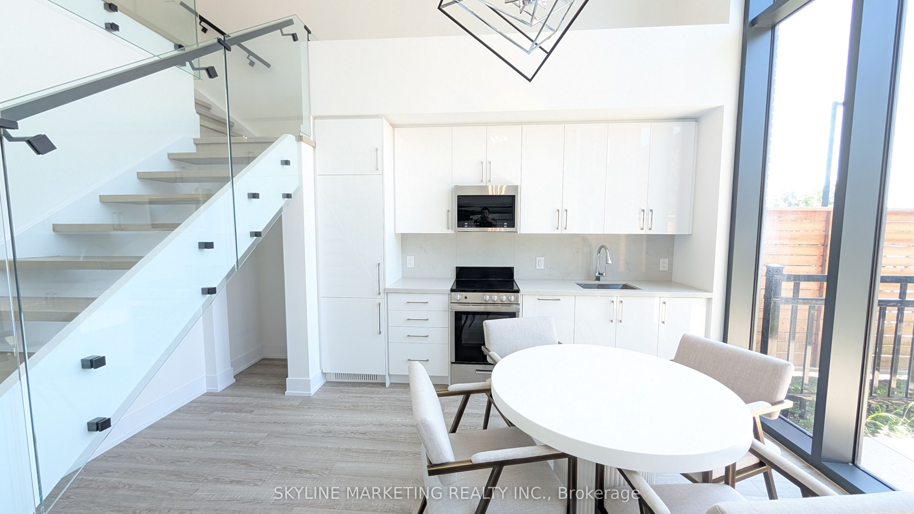 2450 Old Bronte Road 102 Property Photo 6