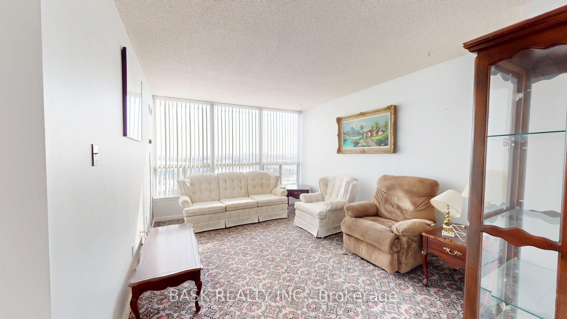 12 Laurelcrest Street 907 Property Photo 6