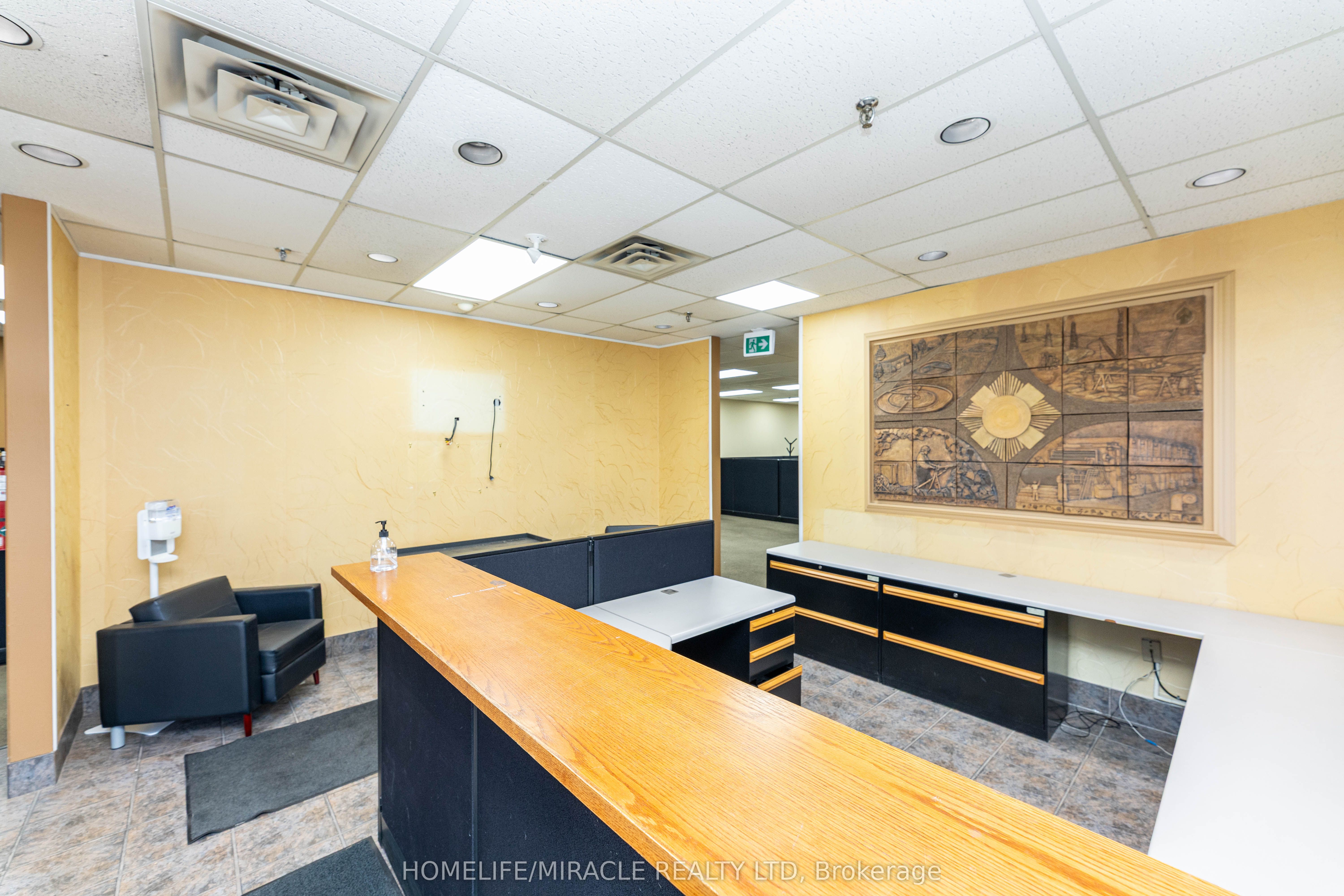 11 Automatic Road E Property Photo 3