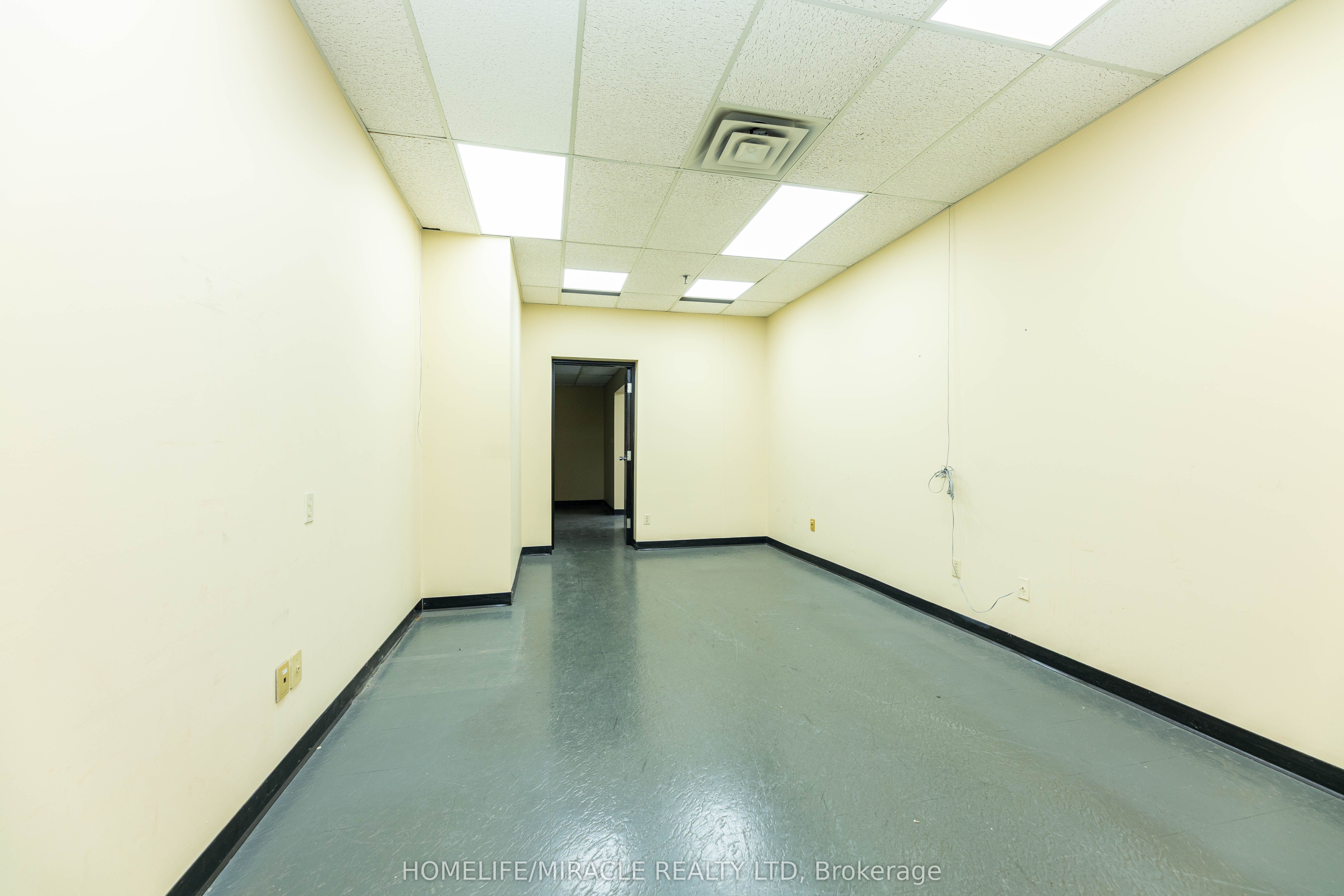 11 Automatic Road E Property Photo 15