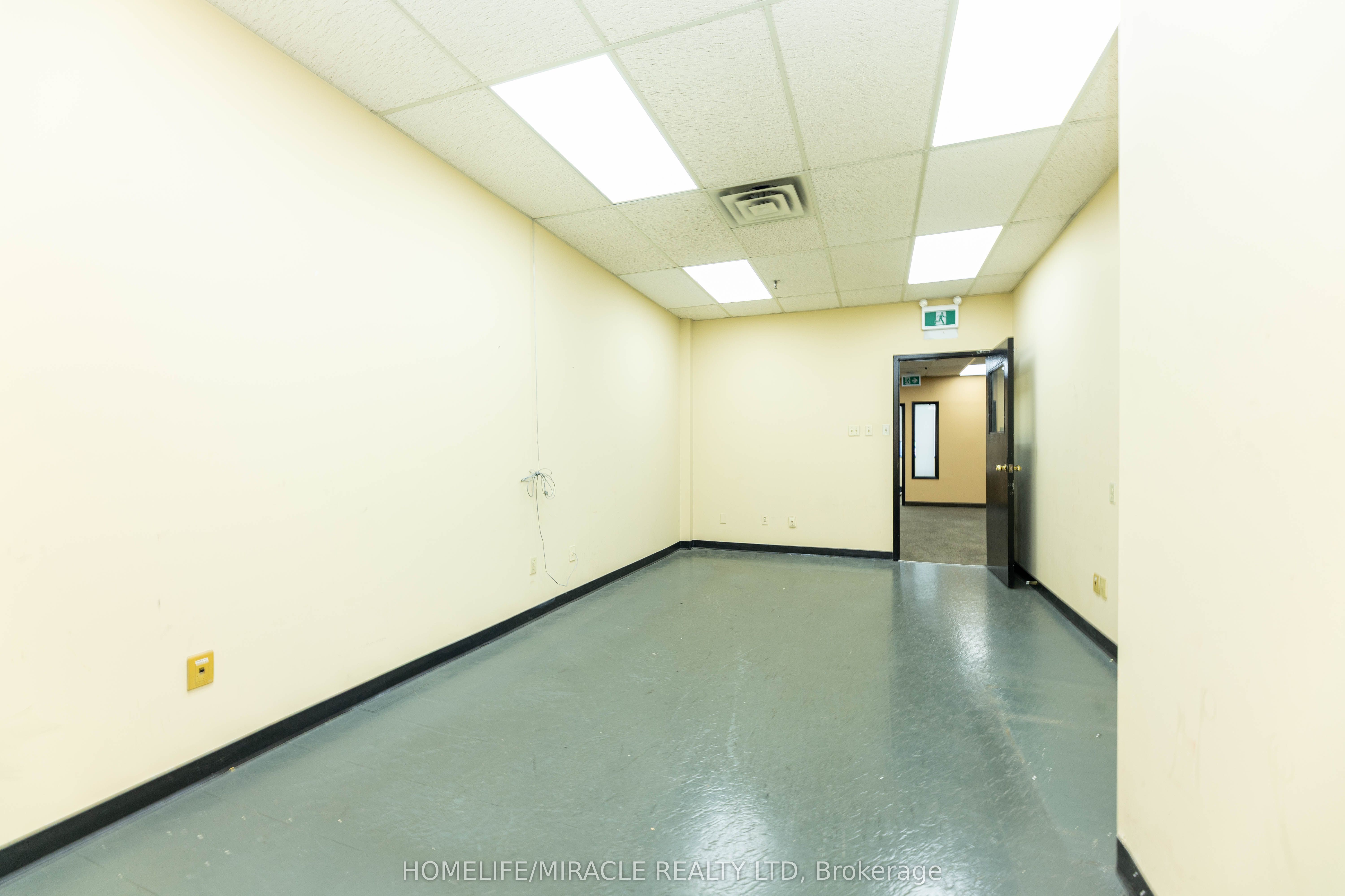 11 Automatic Road E Property Photo 16