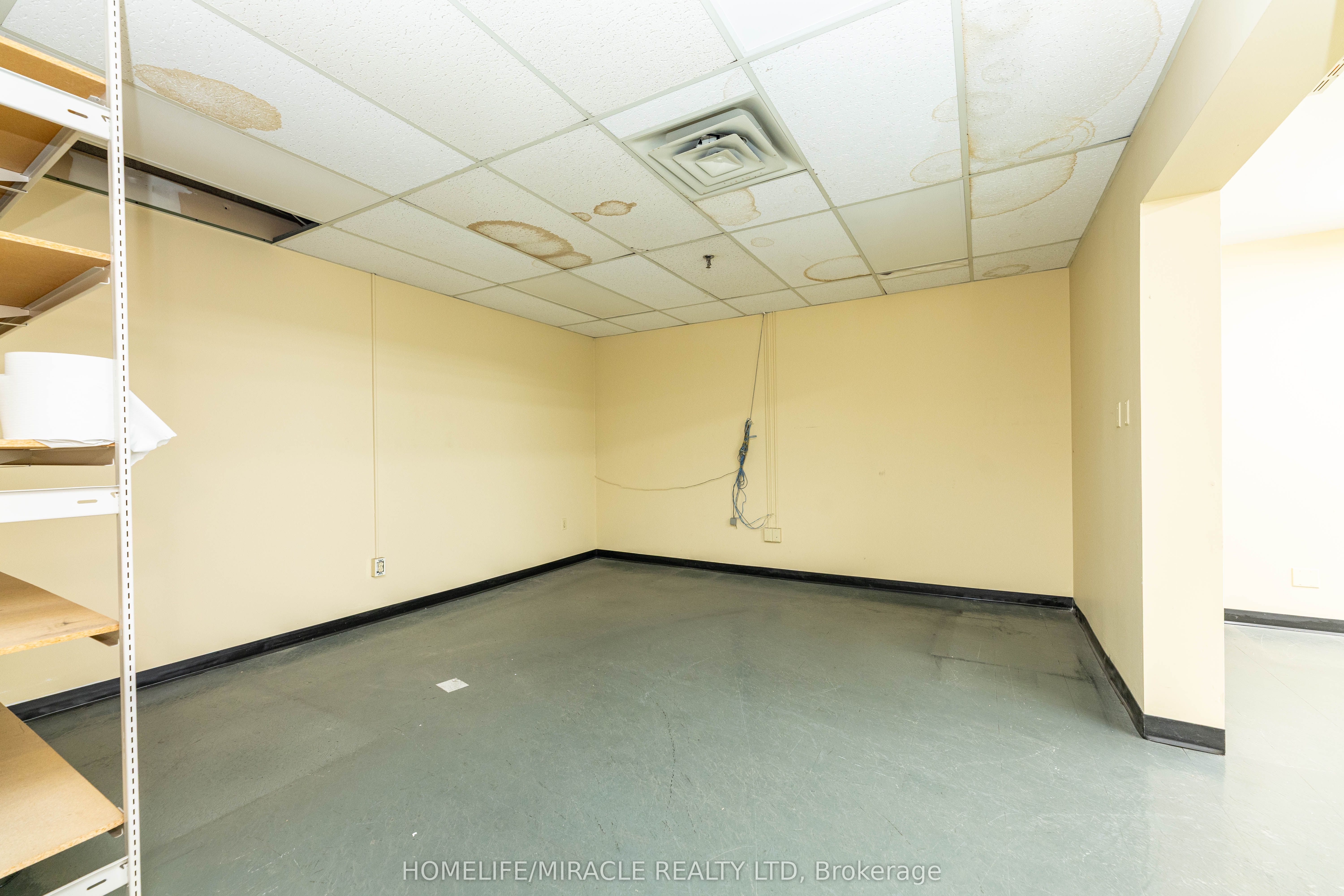 11 Automatic Road E Property Photo 17