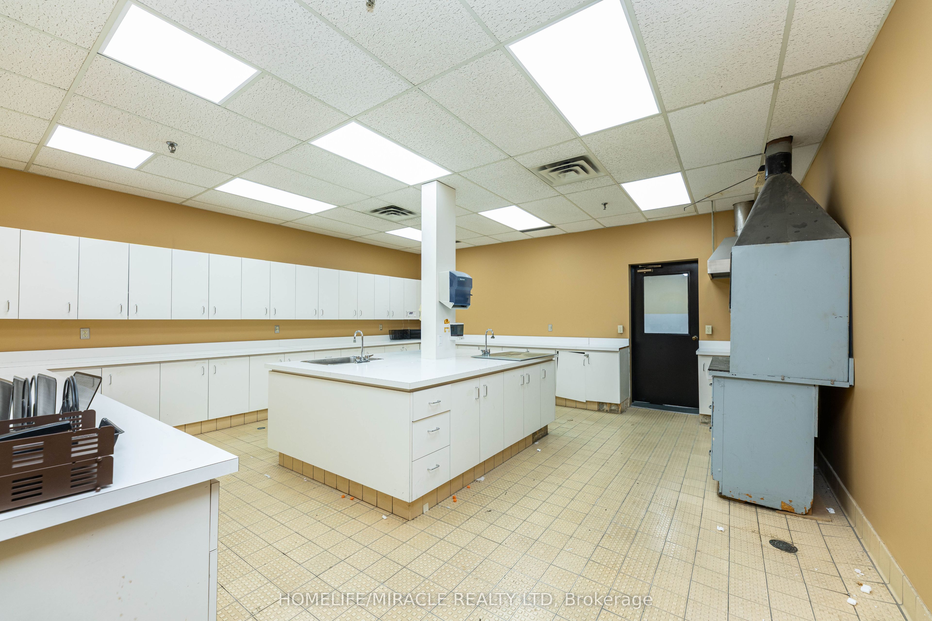 11 Automatic Road E Property Photo 30