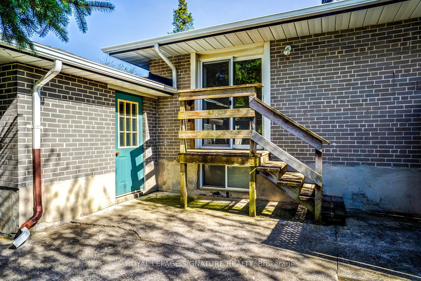 15 Epsom Downs Drive Property Photo 28