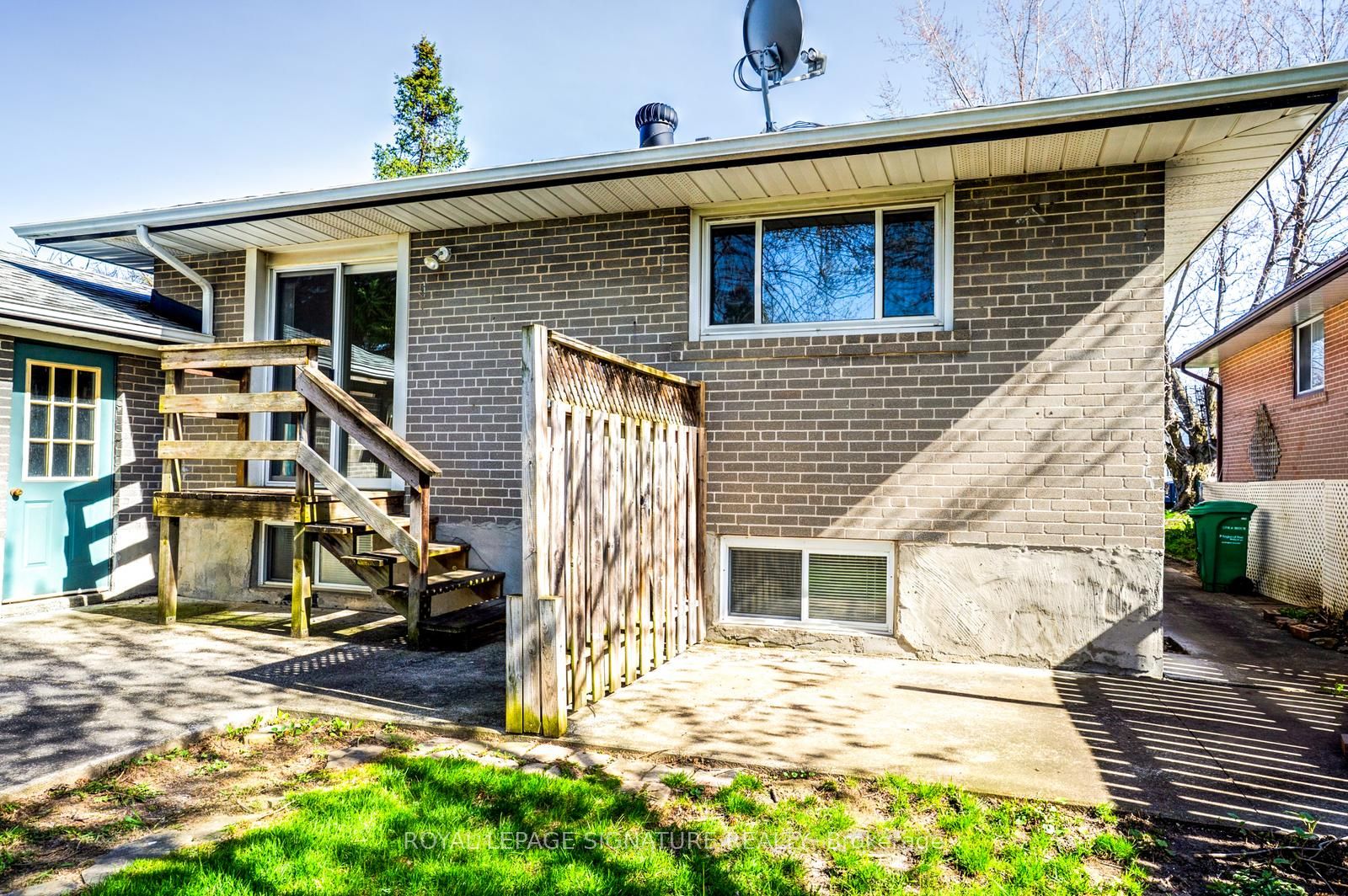 15 Epsom Downs Drive Property Photo 29