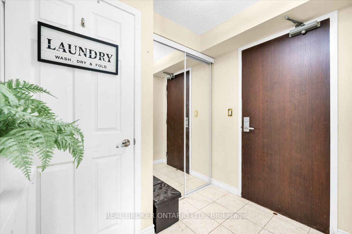 335 Rathburn Road W 312 Property Photo 8