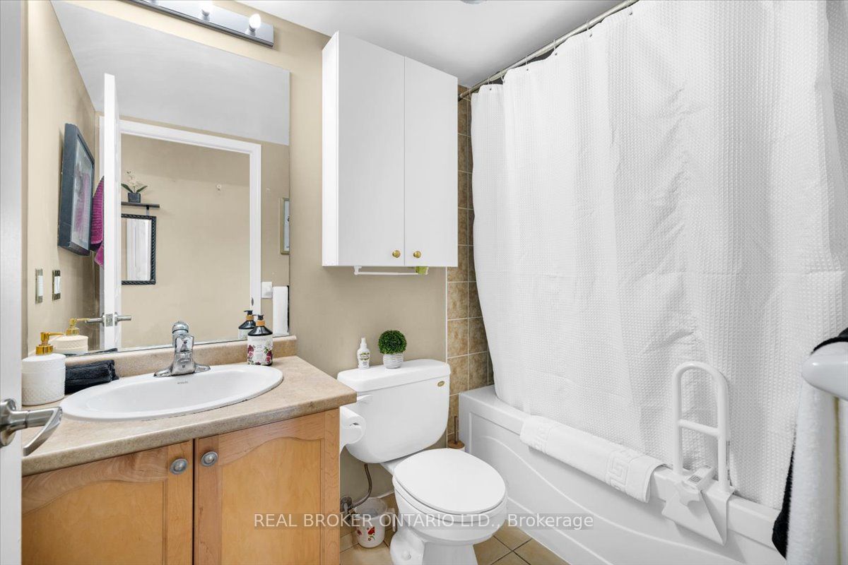 335 Rathburn Road W 312 Property Photo 14