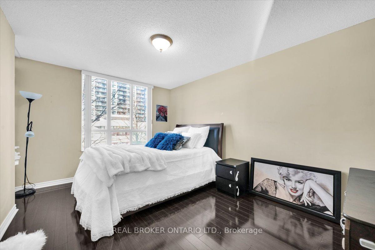 335 Rathburn Road W 312 Property Photo 15