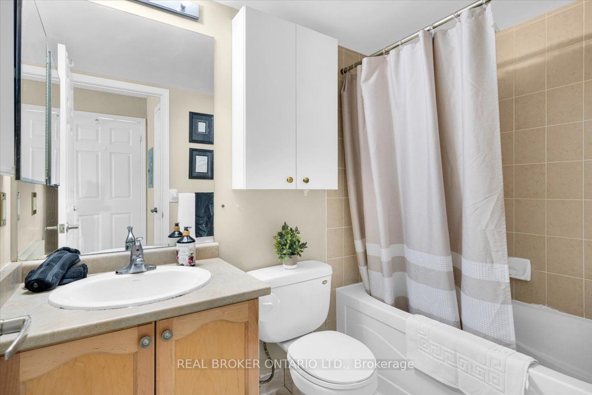 335 Rathburn Road W 312 Property Photo 17