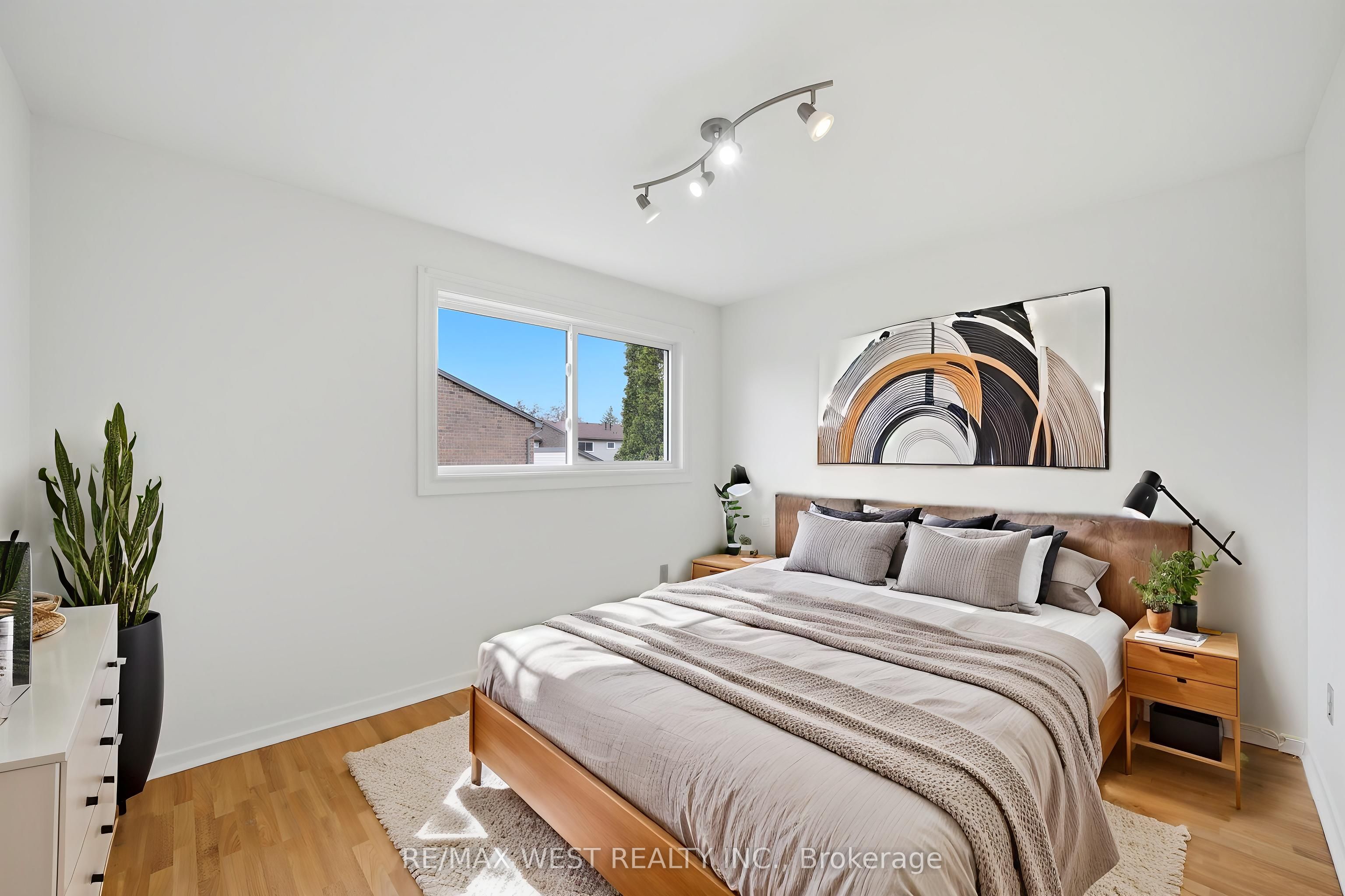 318 Laurier Avenue 43 Property Photo 6