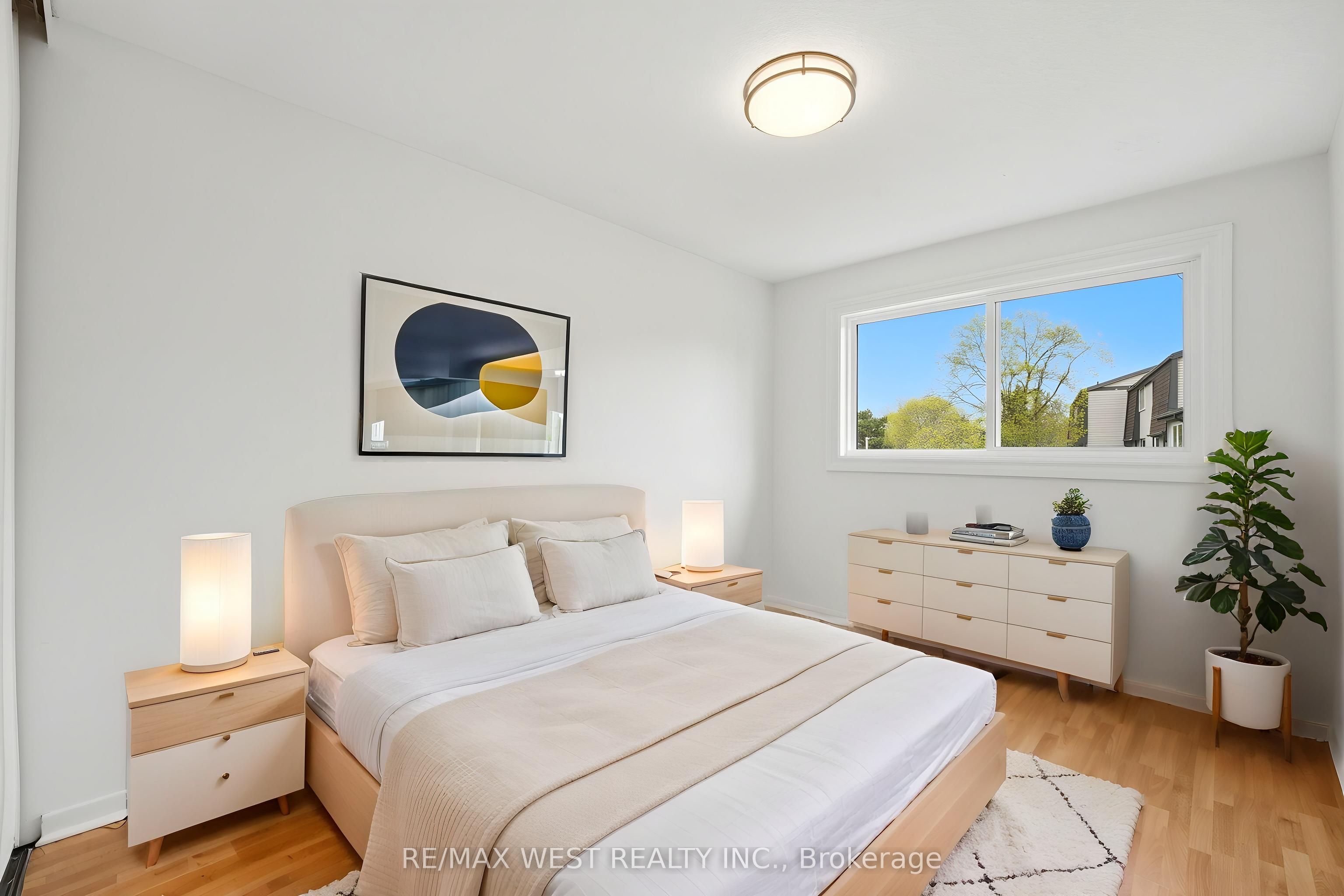 318 Laurier Avenue 43 Property Photo 7