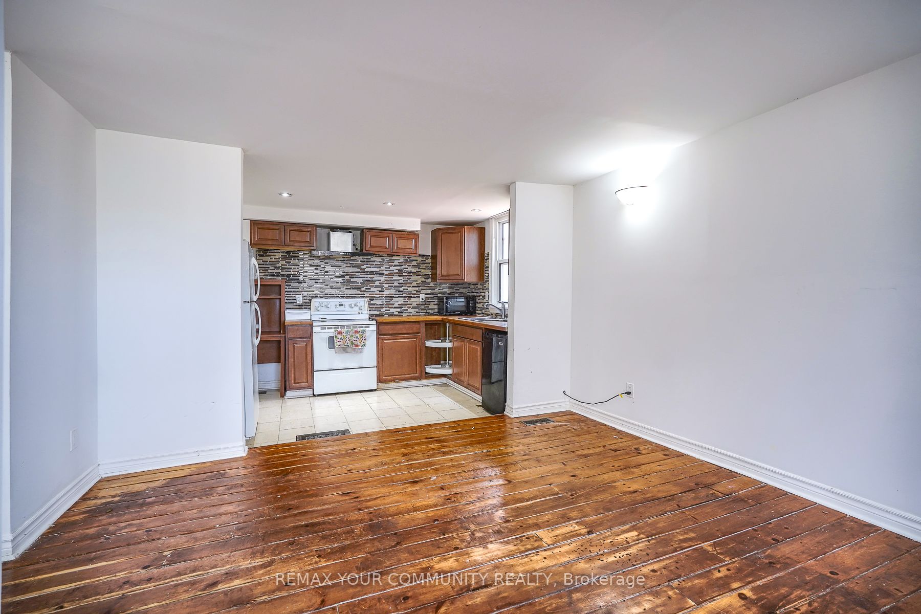 20364 St. Andrews Road Property Photo 11