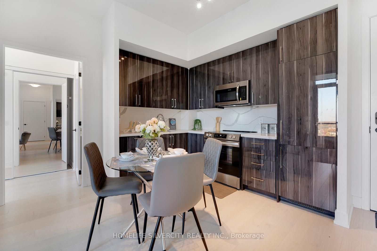 2450 Old Bronte Road 811 Property Photo 12