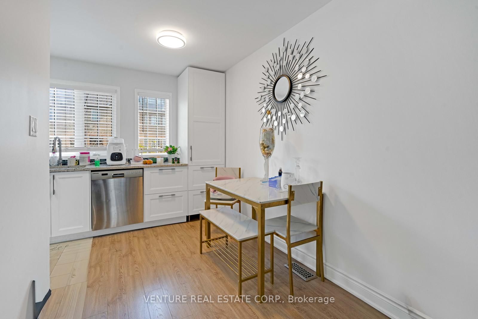 19 Spadina Road Property Photo 9