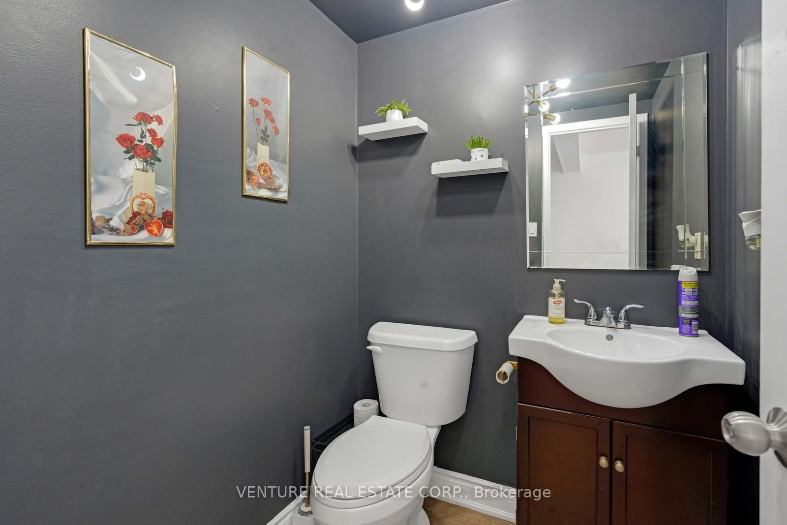 19 Spadina Road Property Photo 12
