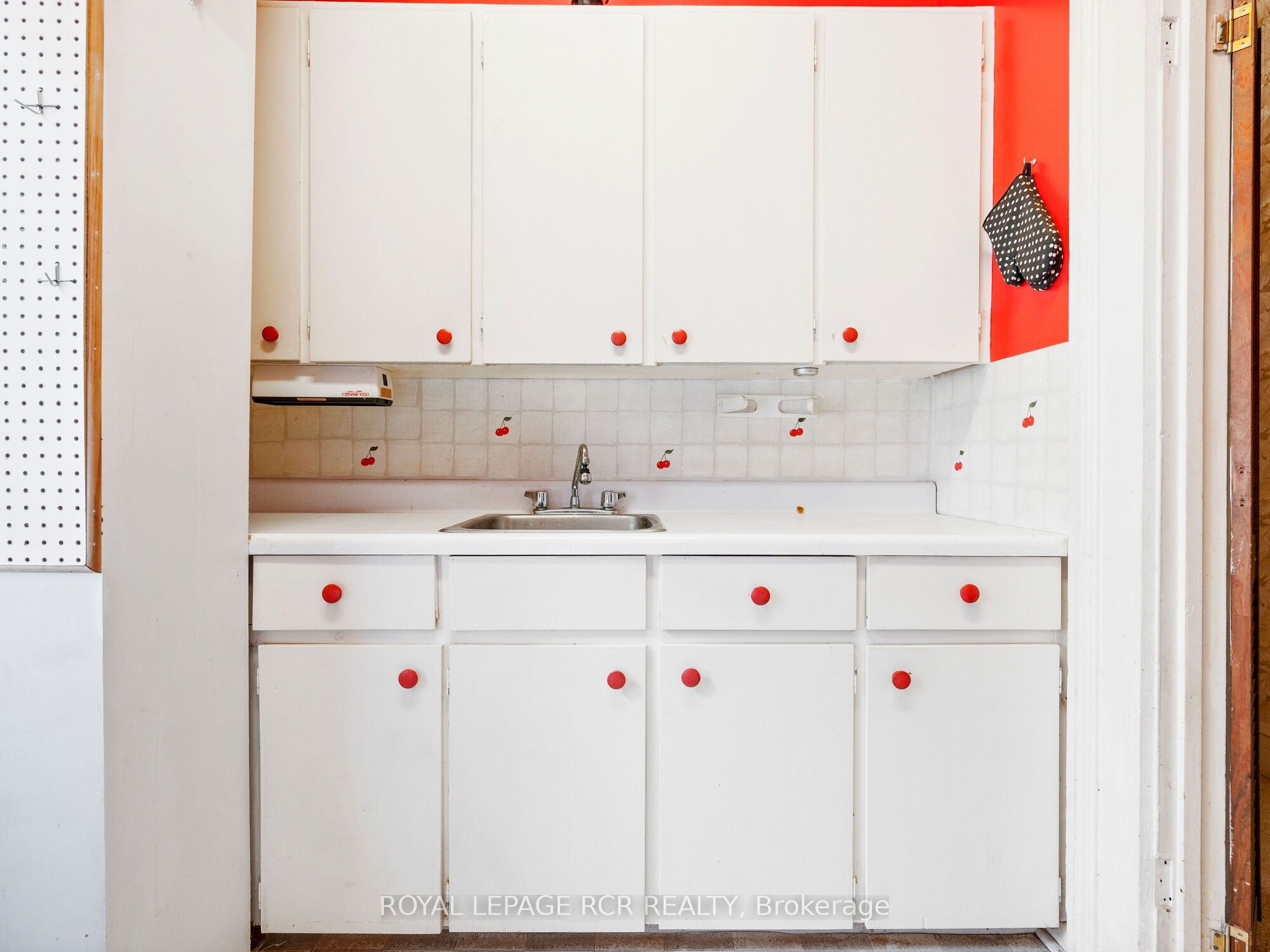 11 Third Avenue Property Photo 34