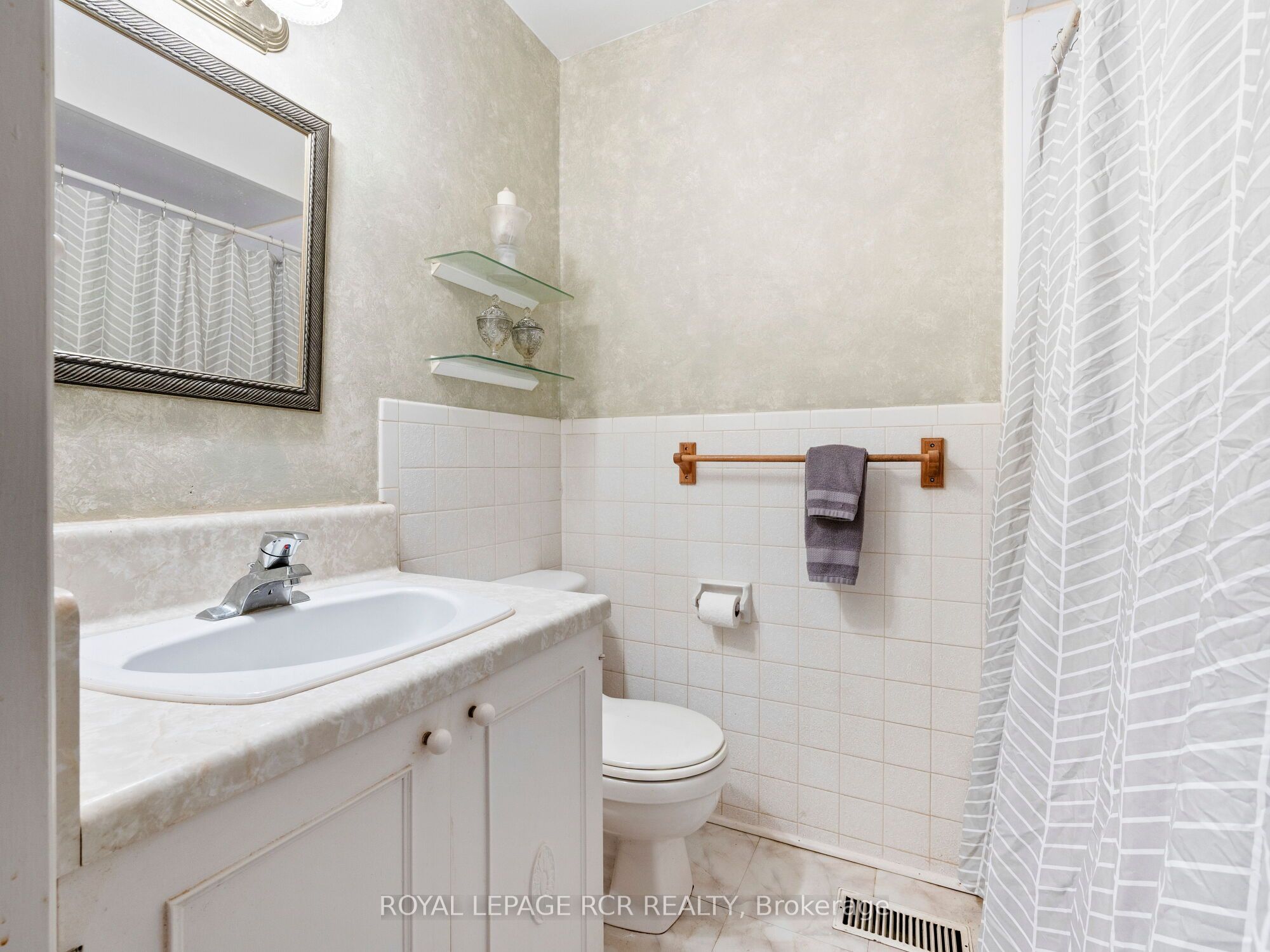11 Third Avenue Property Photo 35