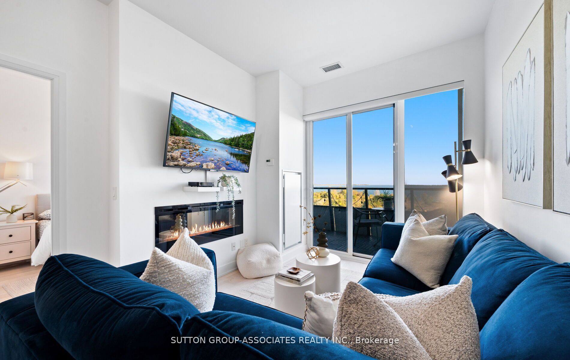 20 Shore Breeze Drive 703 Property Photo 8