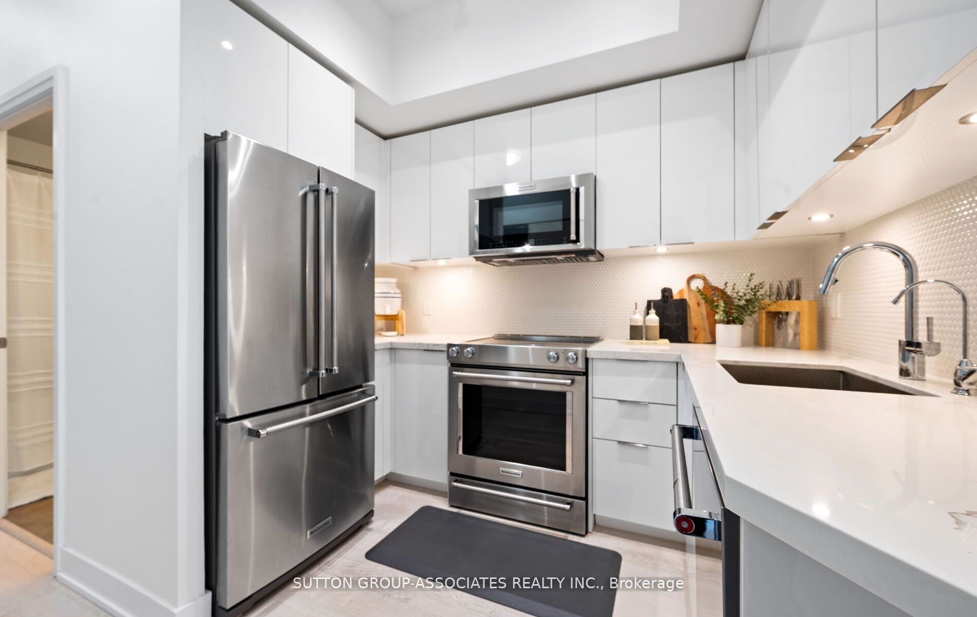 20 Shore Breeze Drive 703 Property Photo 15