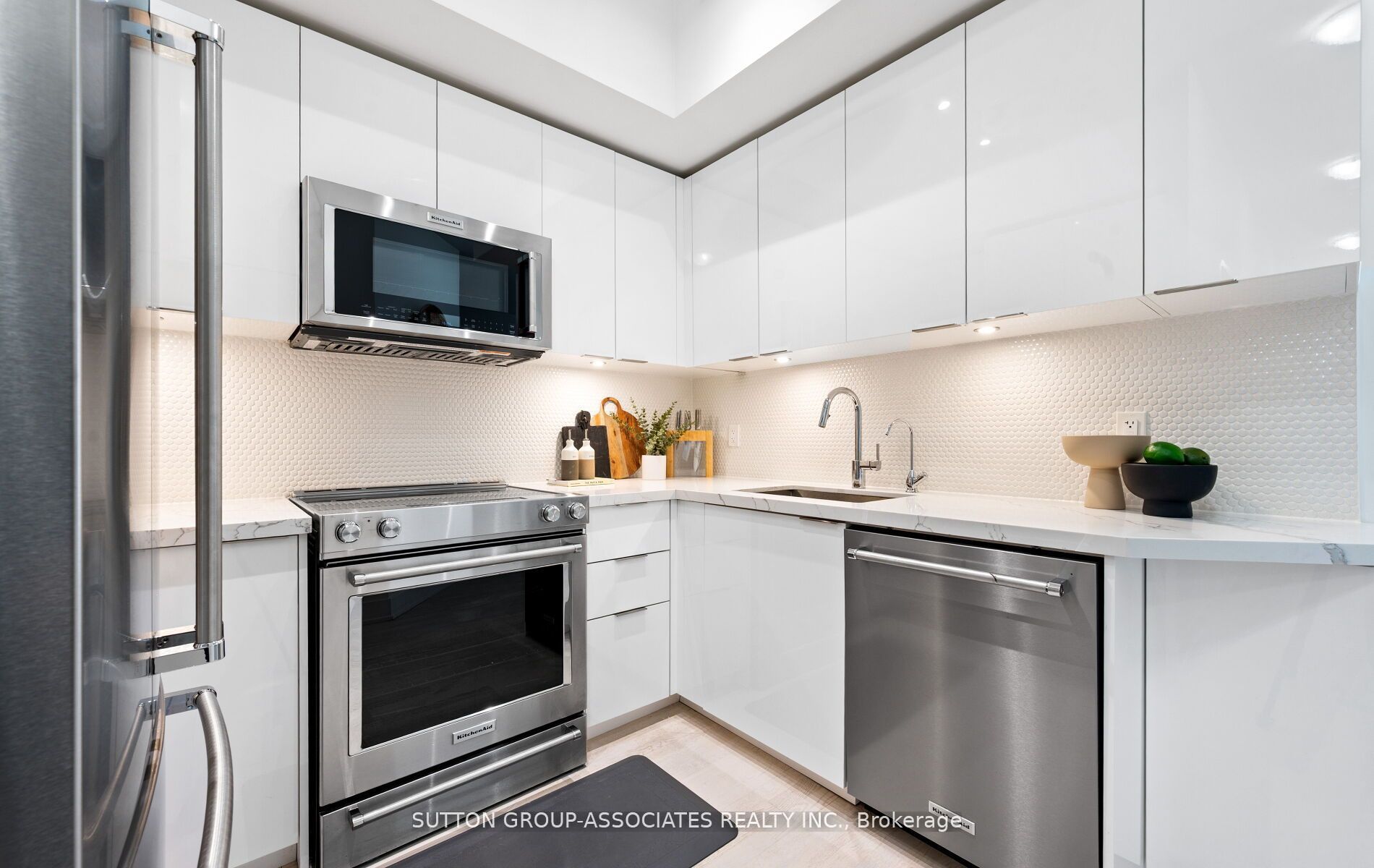 20 Shore Breeze Drive 703 Property Photo 17