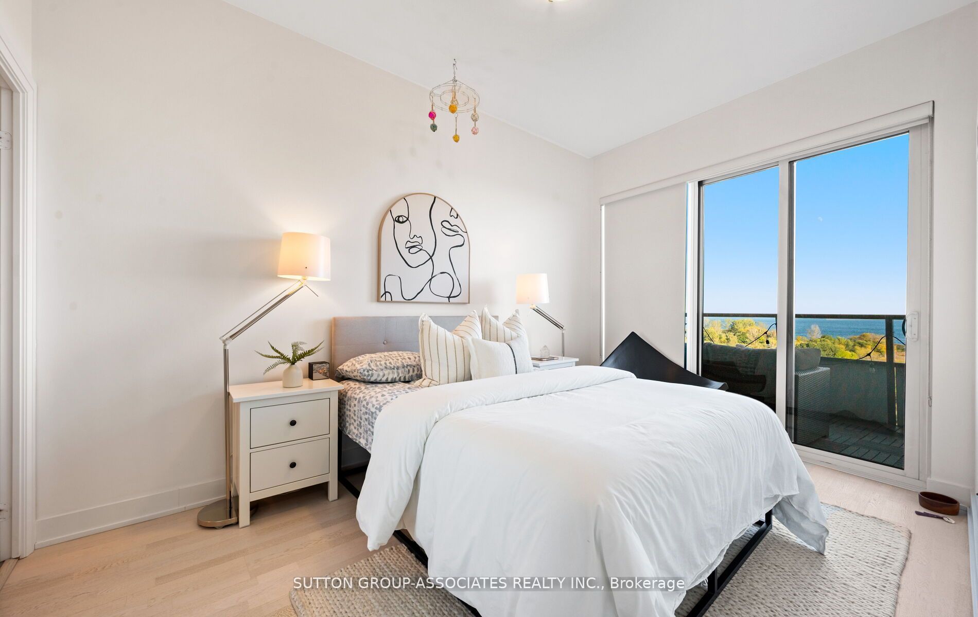 20 Shore Breeze Drive 703 Property Photo 19