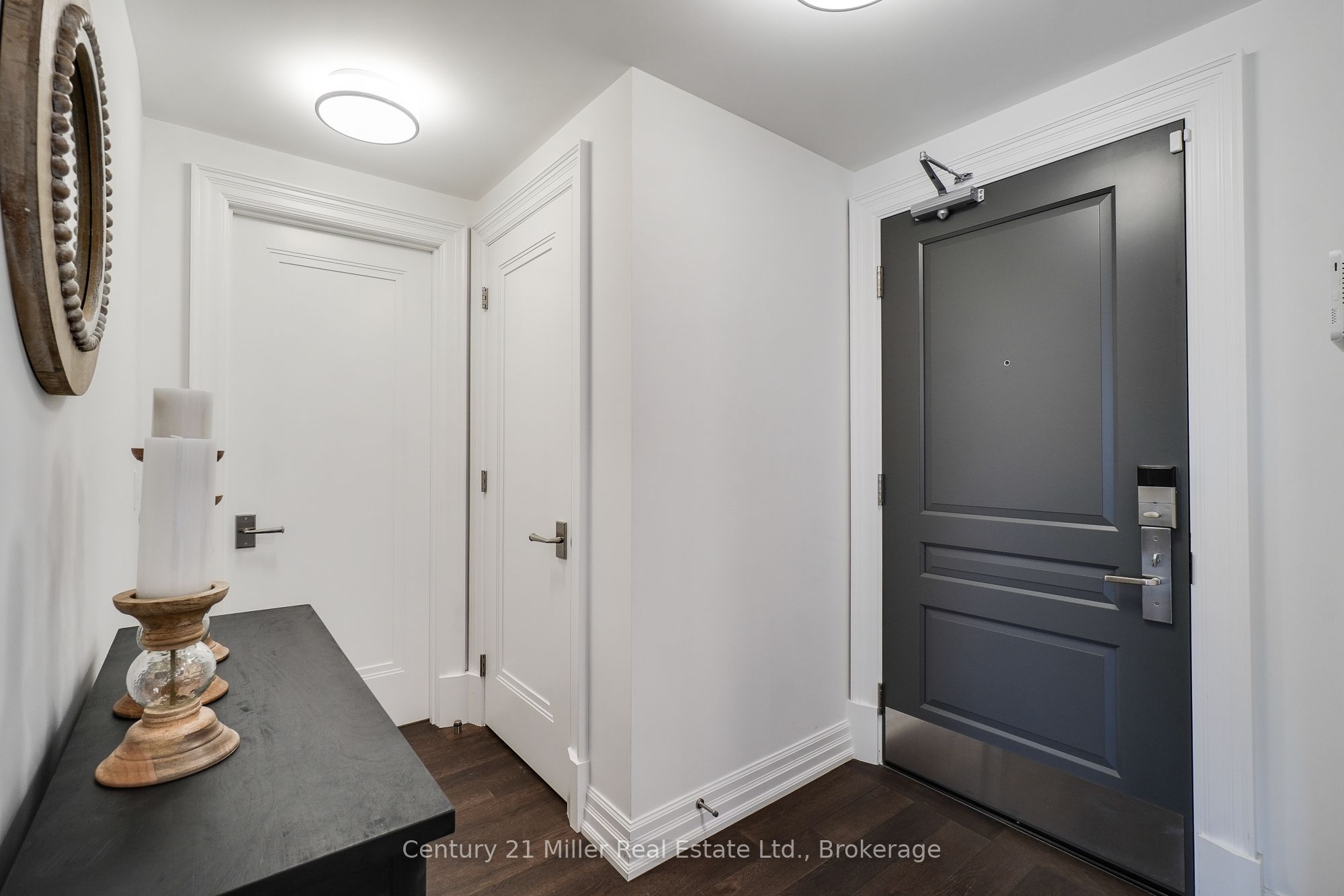 2060 Lakeshore Road 802 Property Photo 5