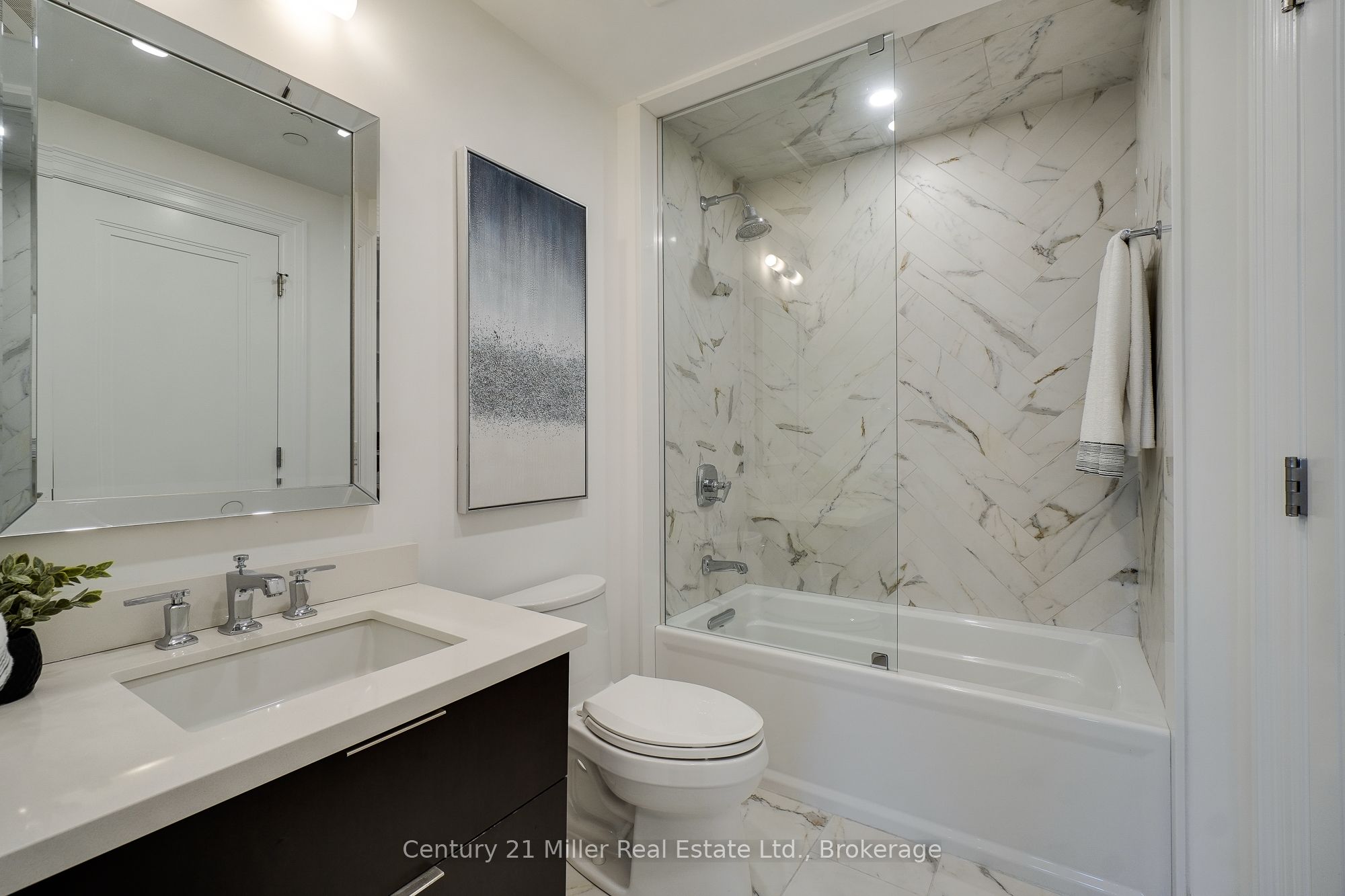 2060 Lakeshore Road 802 Property Photo 19