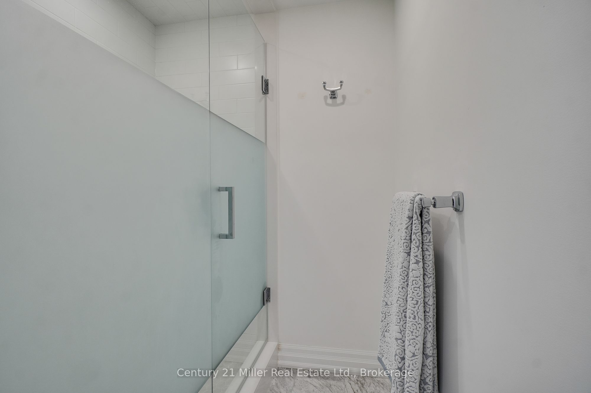 2060 Lakeshore Road 802 Property Photo 24