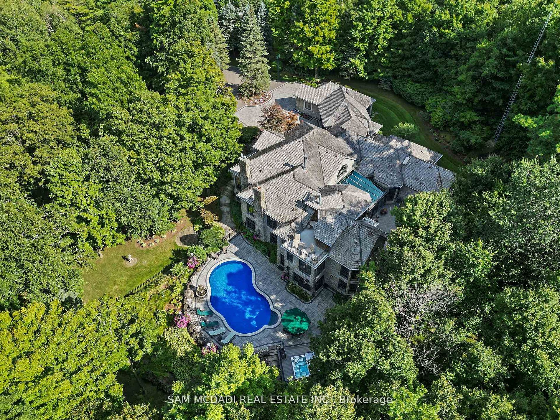10140 Pineview Trail Property Photo 1