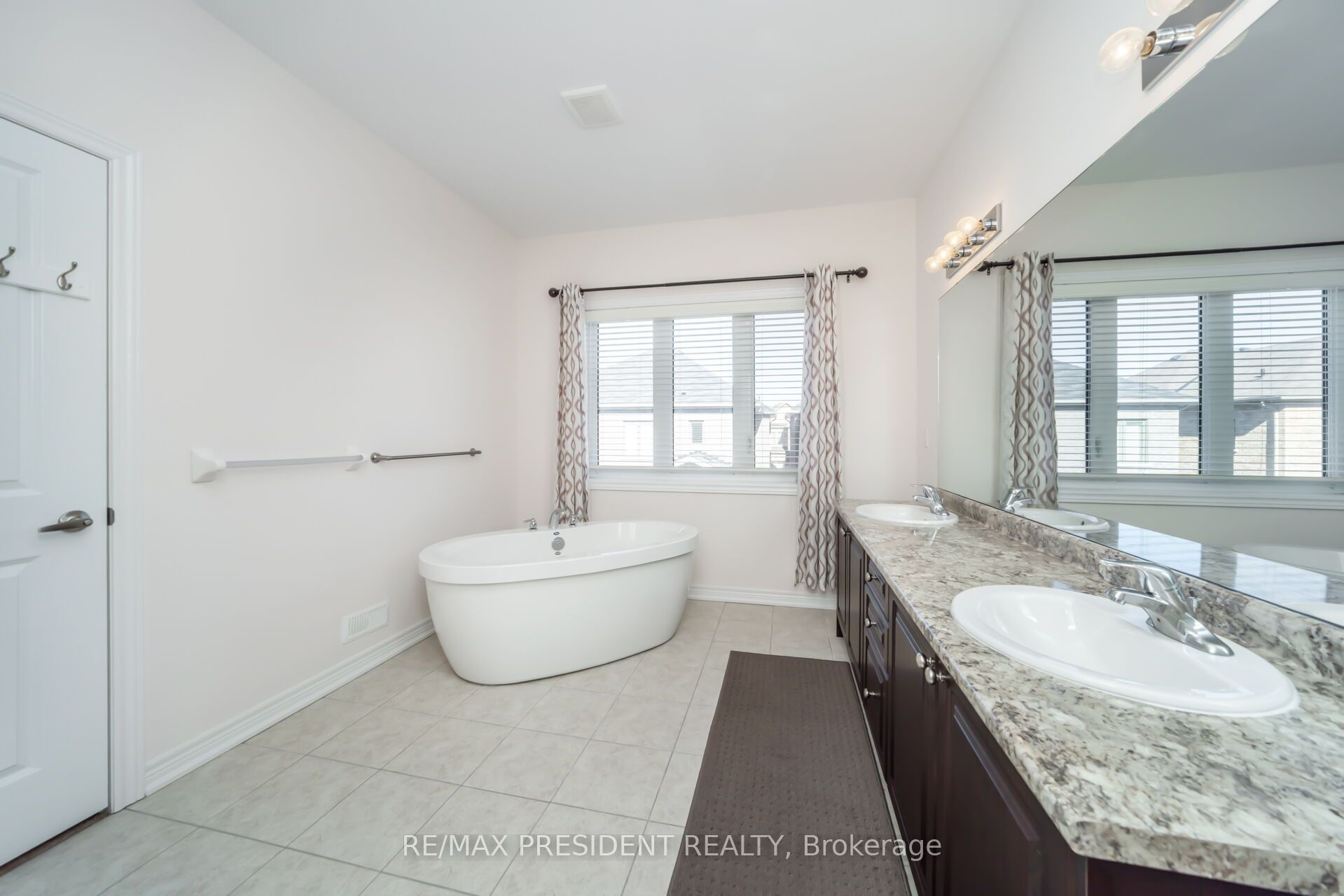 13 Clunburry Road Property Photo 32