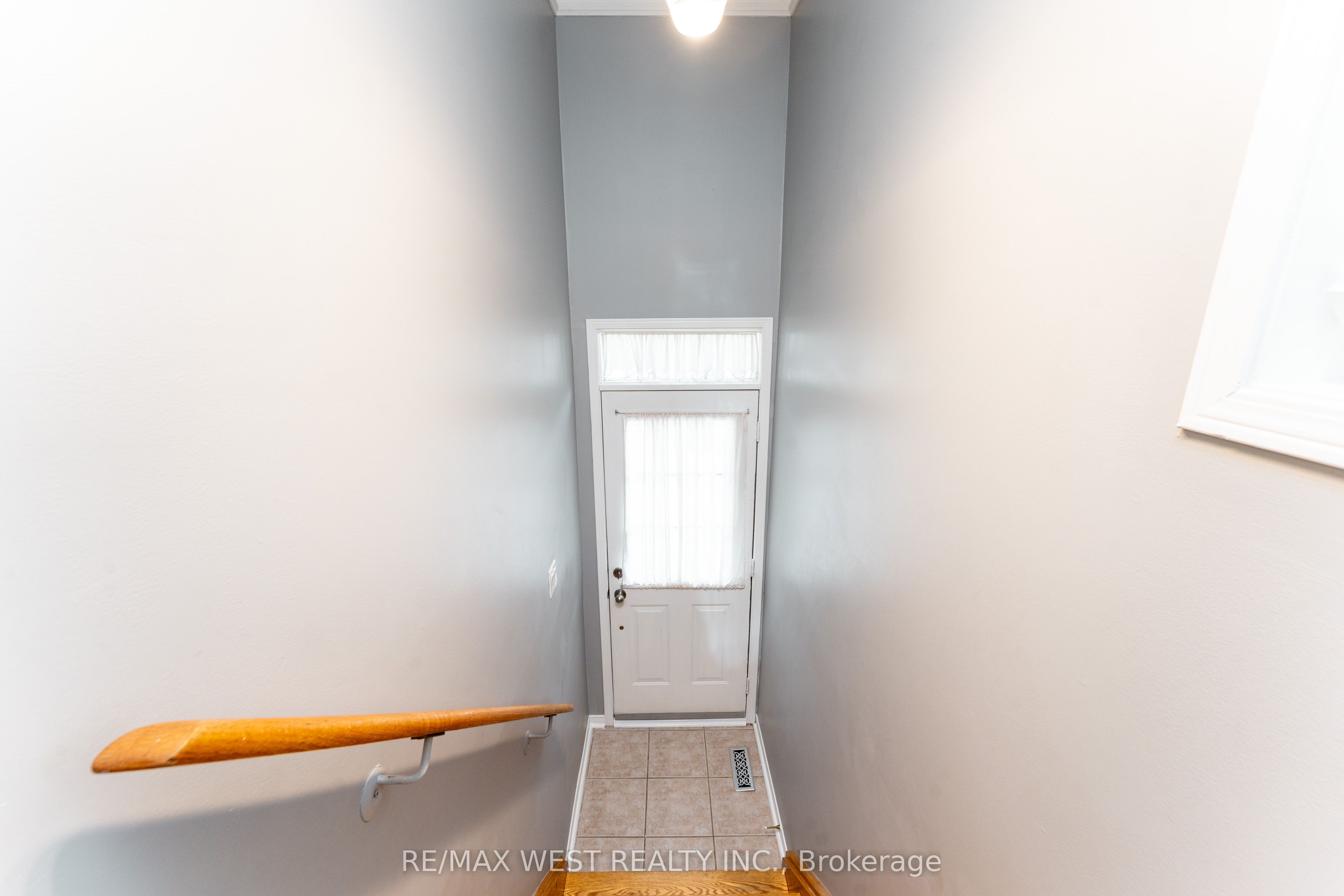 28 Shining Star Crescent Property Photo 7