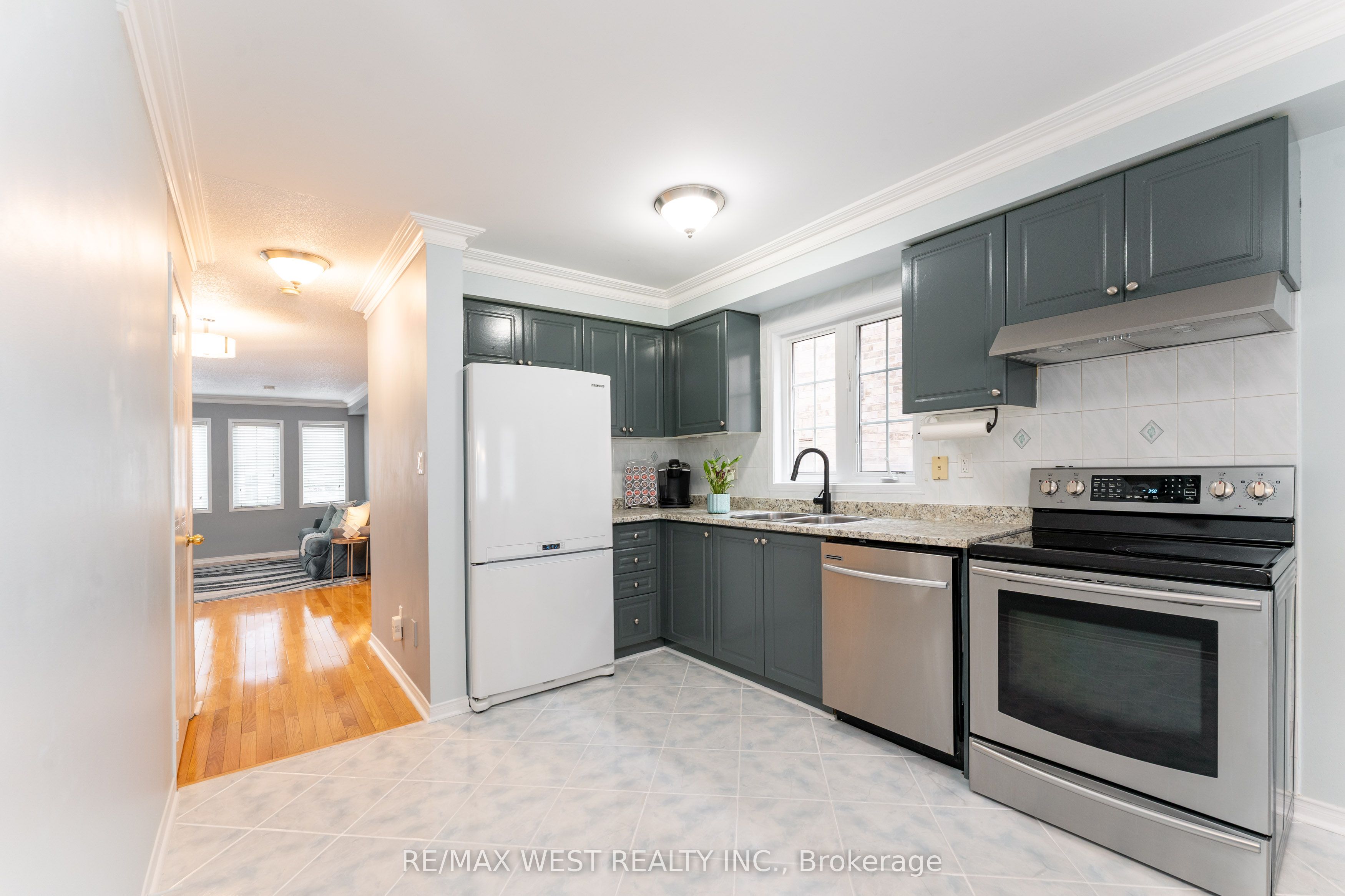 28 Shining Star Crescent Property Photo 15