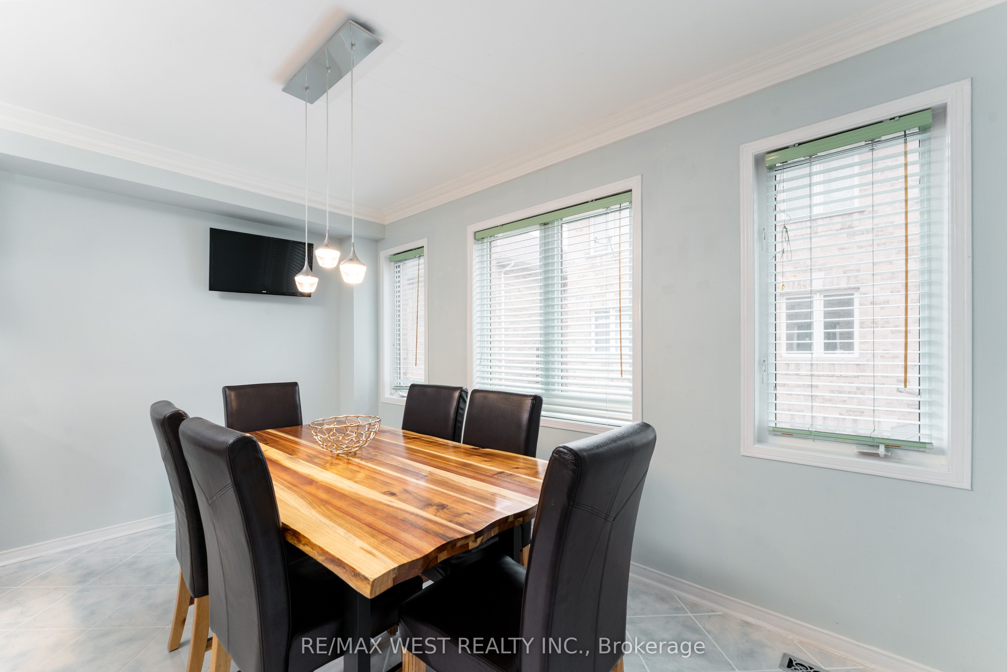 28 Shining Star Crescent Property Photo 18