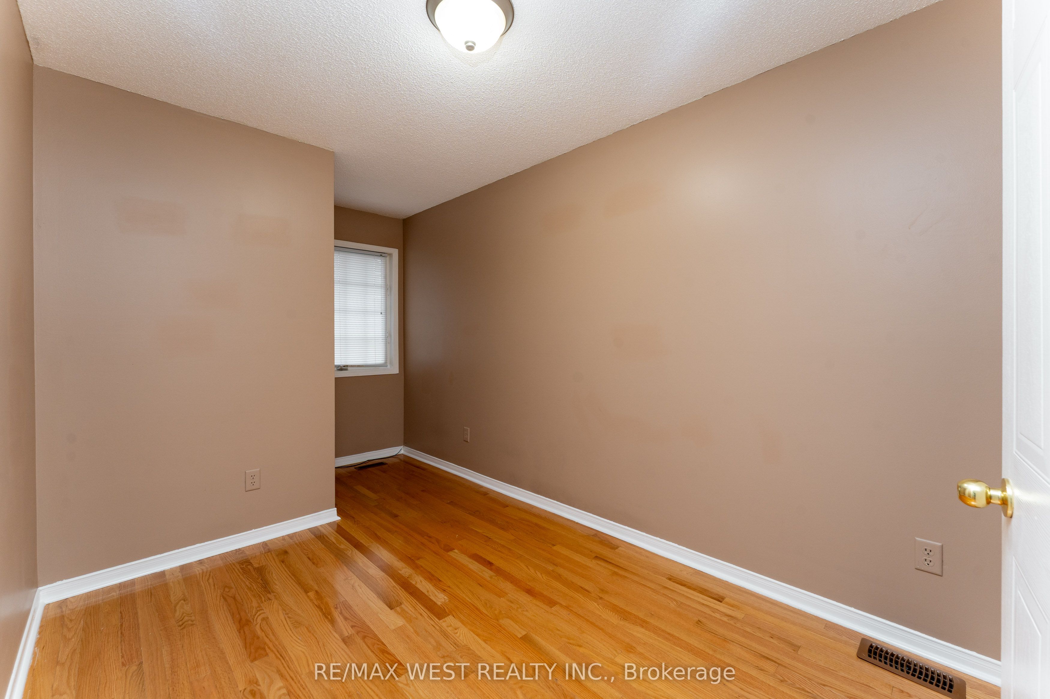 28 Shining Star Crescent Property Photo 23