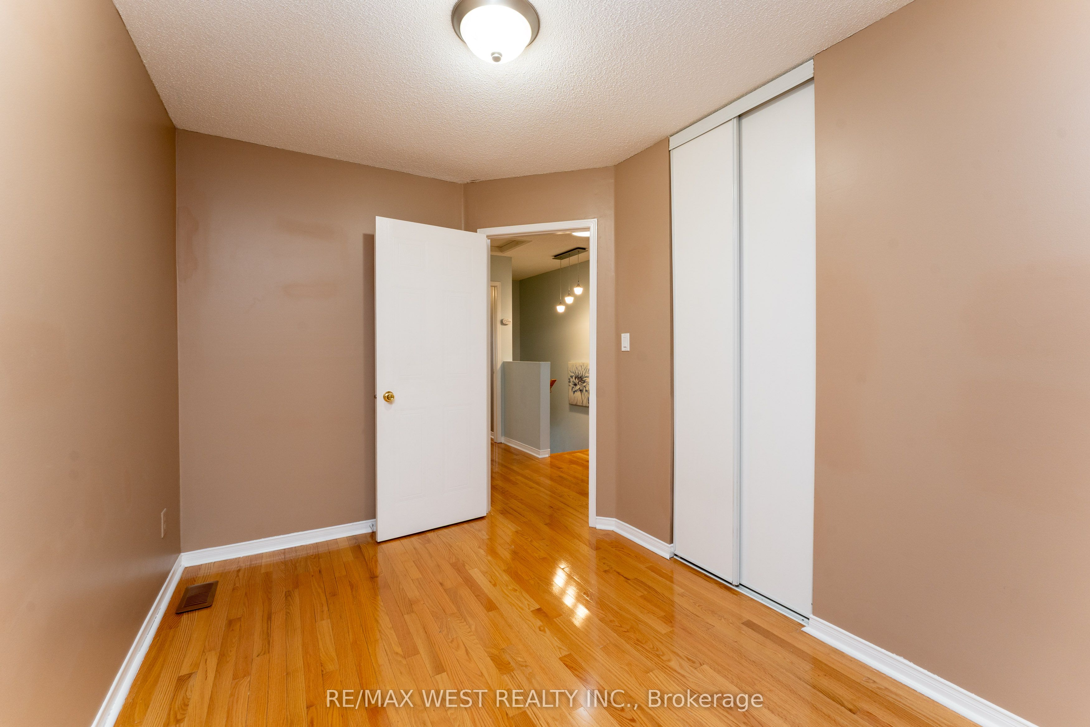 28 Shining Star Crescent Property Photo 24