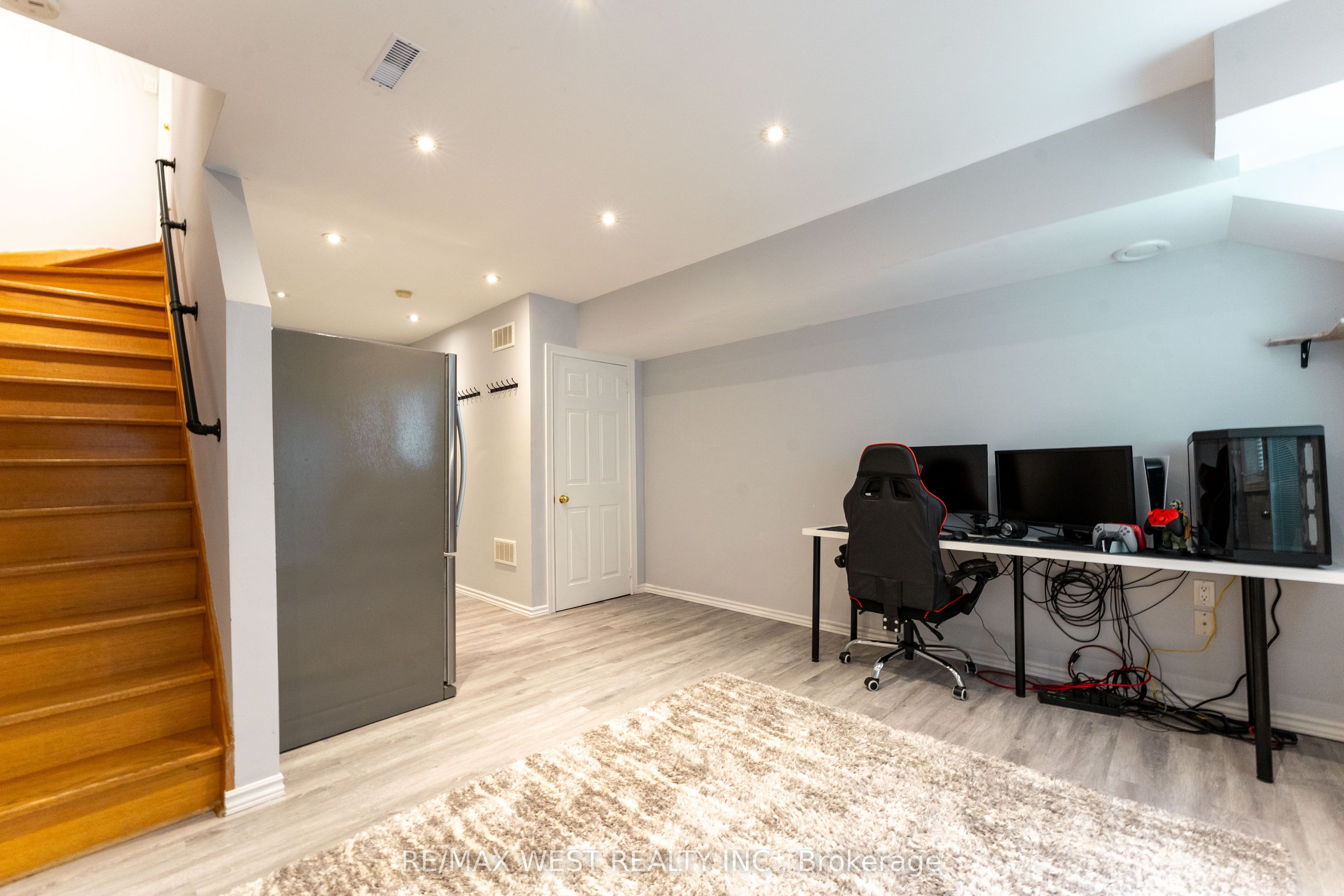 28 Shining Star Crescent Property Photo 34