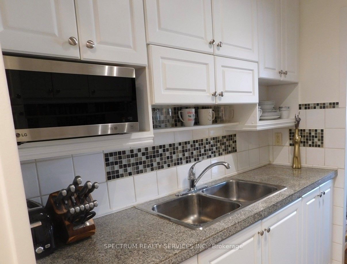 3320 Fieldgate Drive 808 Property Photo 5
