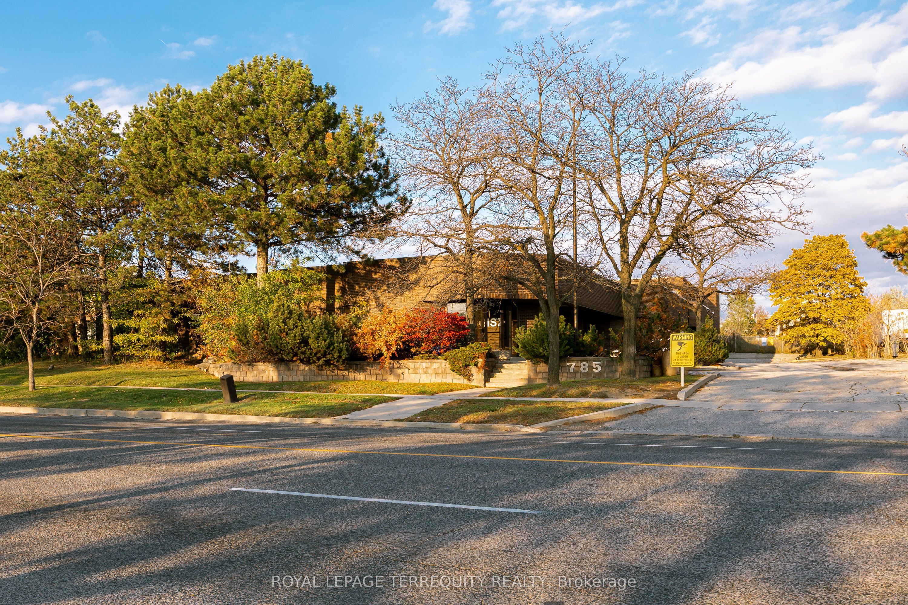 785 Arrow Road