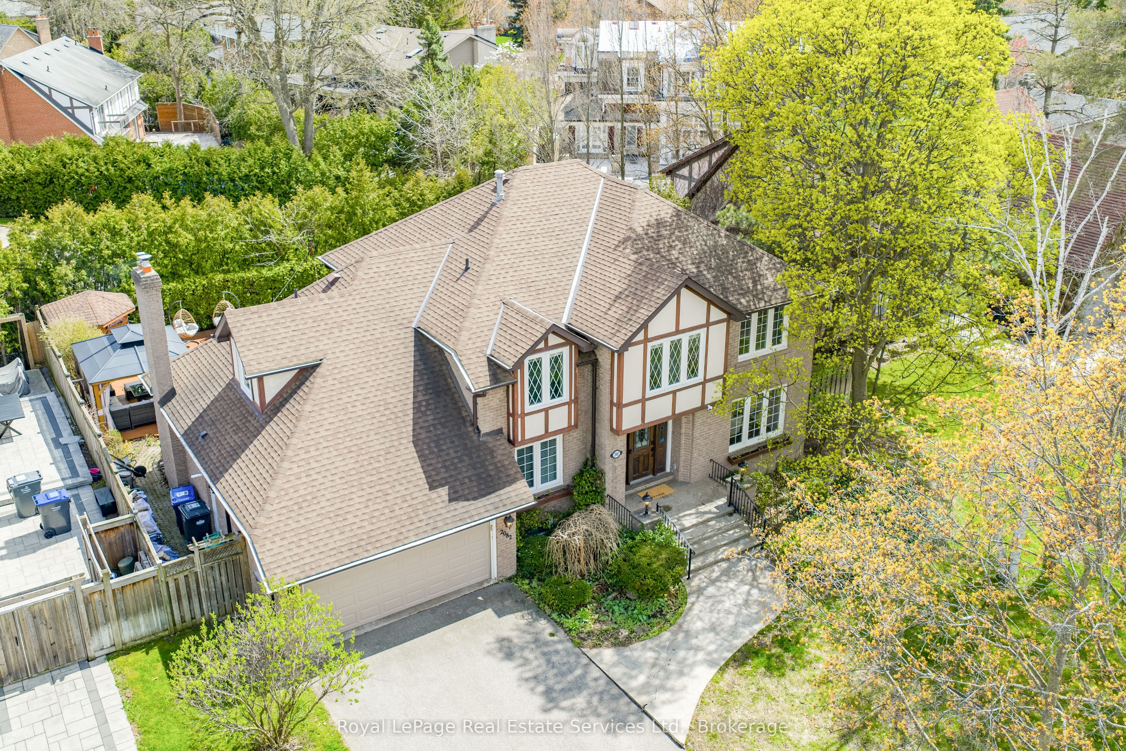 2082 Mississauga Road Property Photo 4