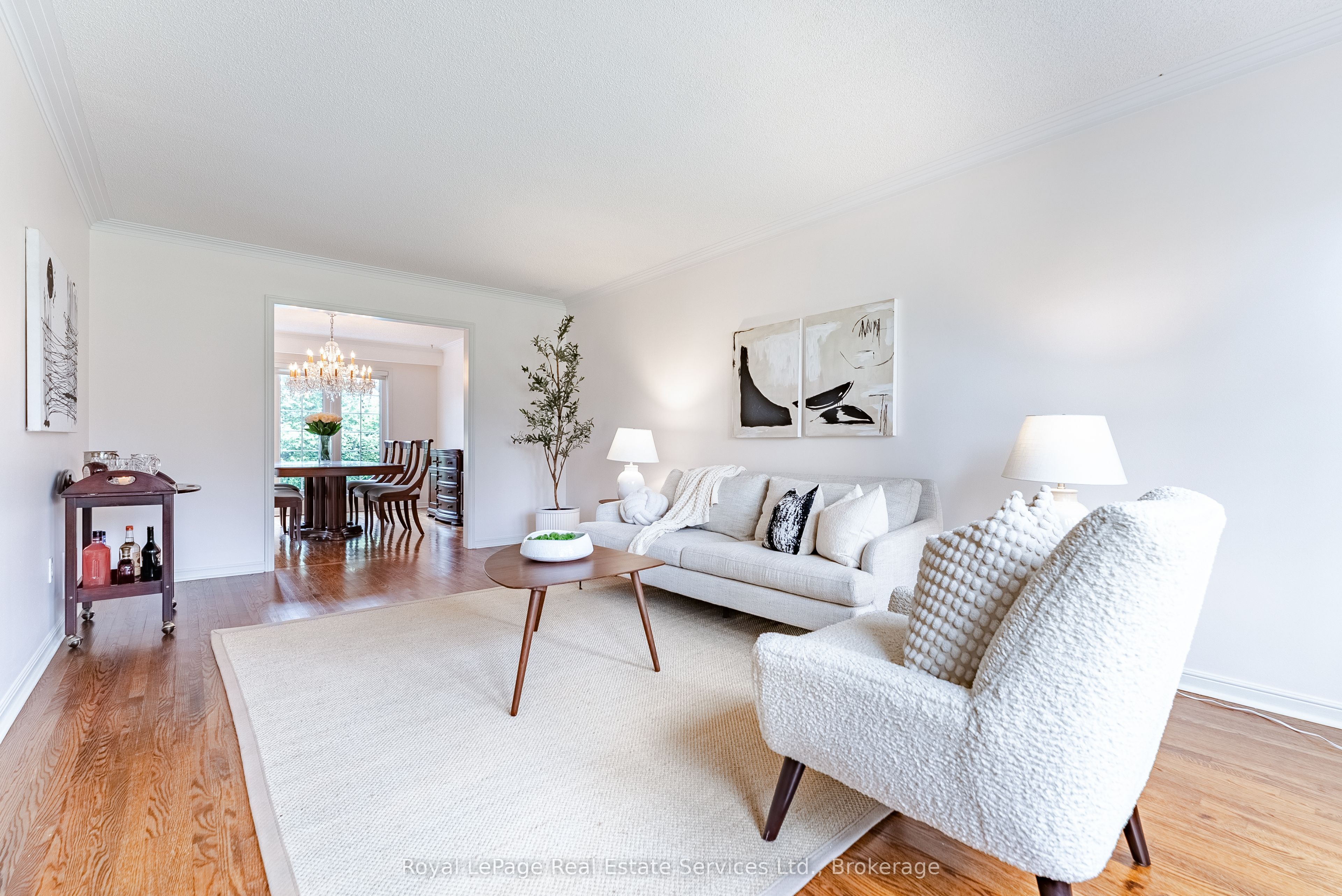 2082 Mississauga Road Property Photo 11