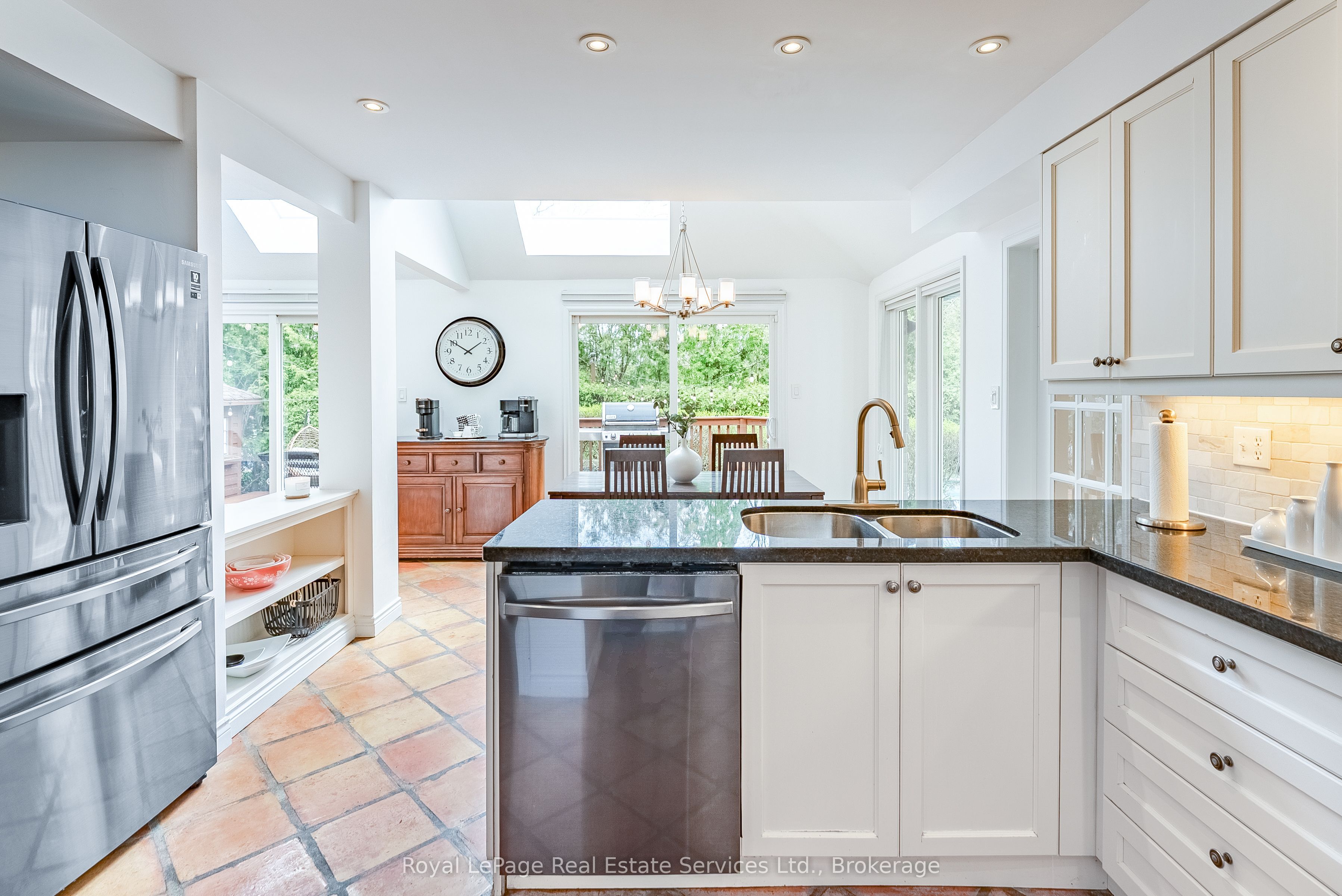 2082 Mississauga Road Property Photo 18