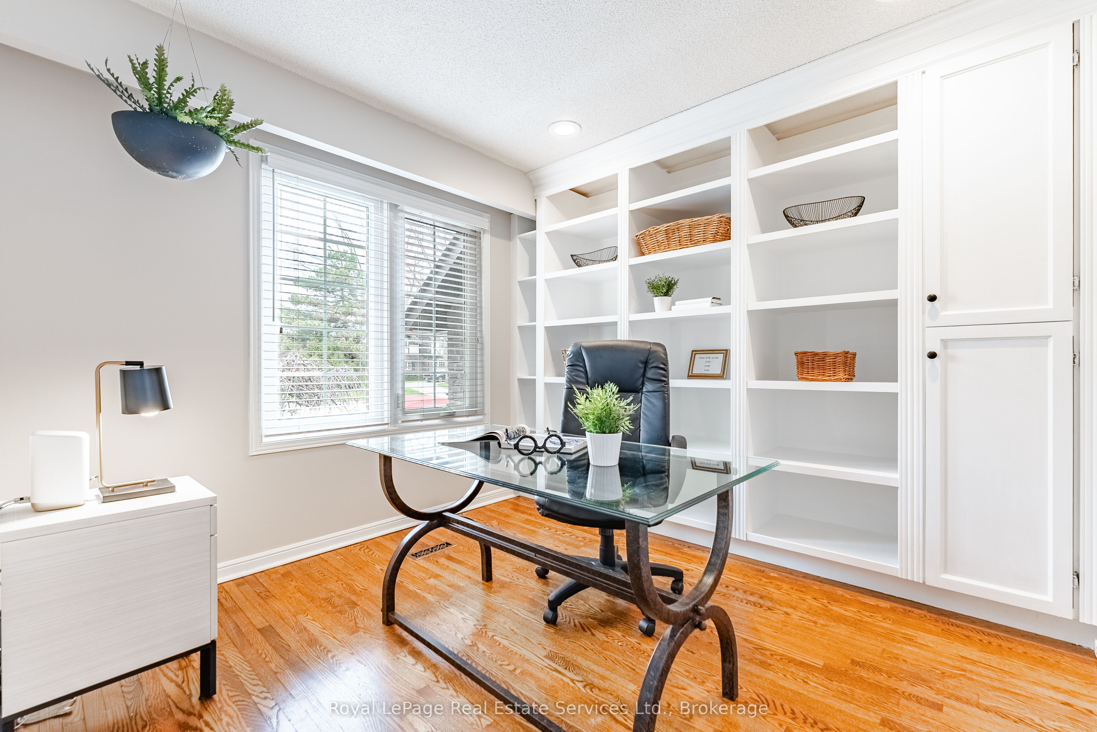 2082 Mississauga Road Property Photo 23