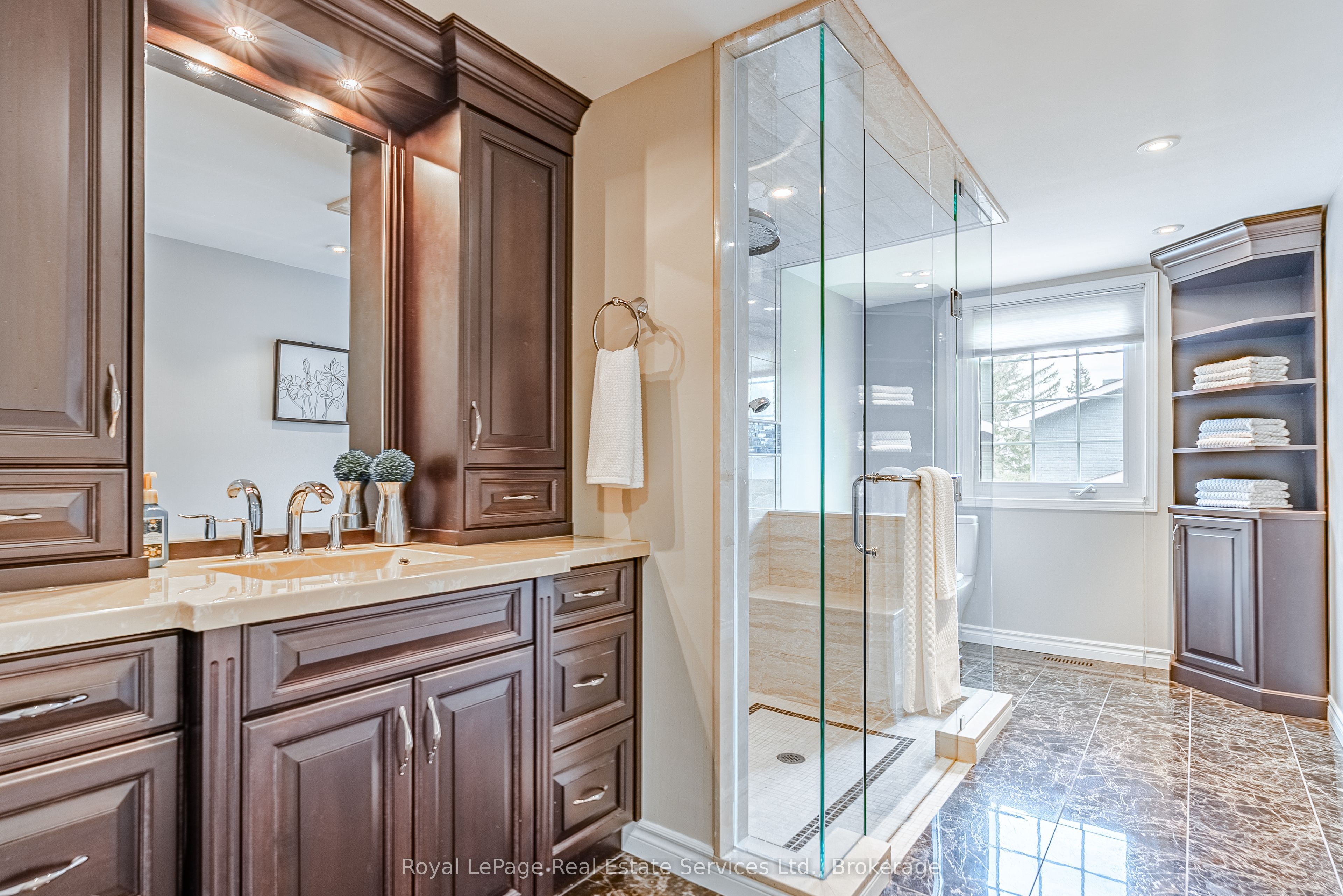 2082 Mississauga Road Property Photo 28