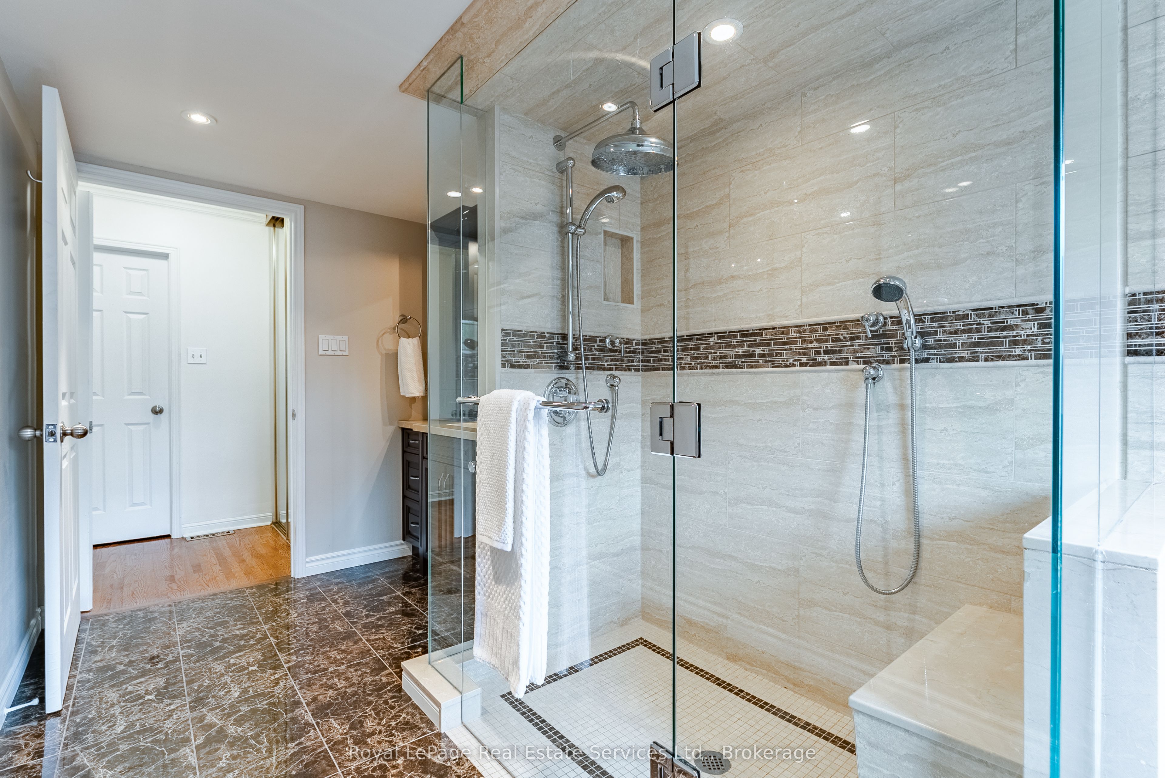 2082 Mississauga Road Property Photo 29